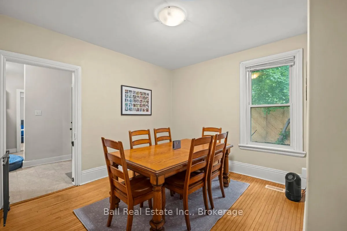 21 Aylmer Street S