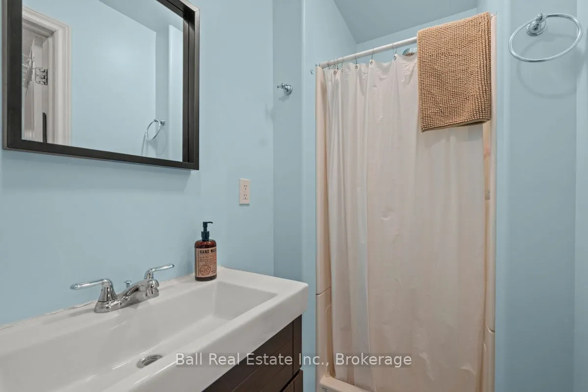 21 Aylmer Street S