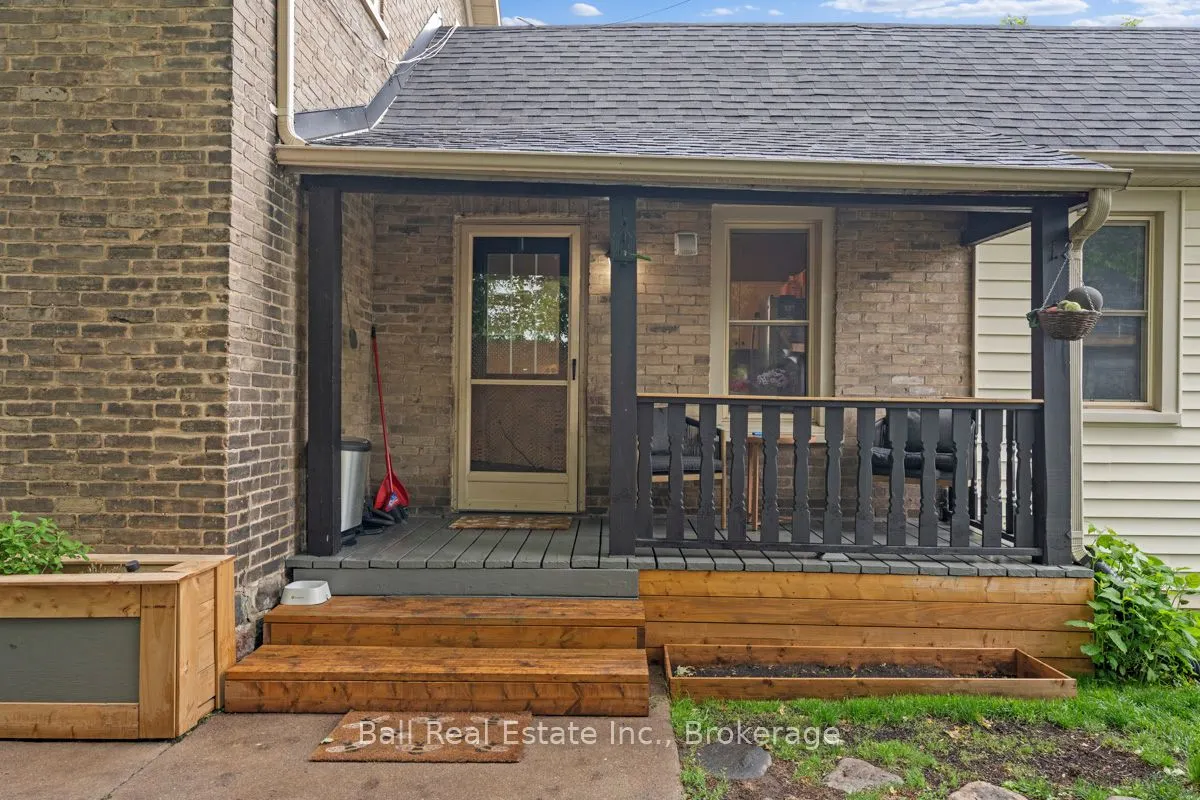 21 Aylmer Street S