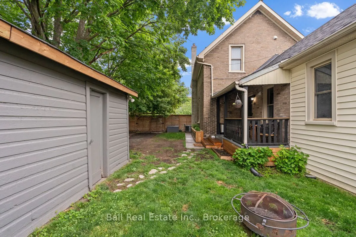 21 Aylmer Street S