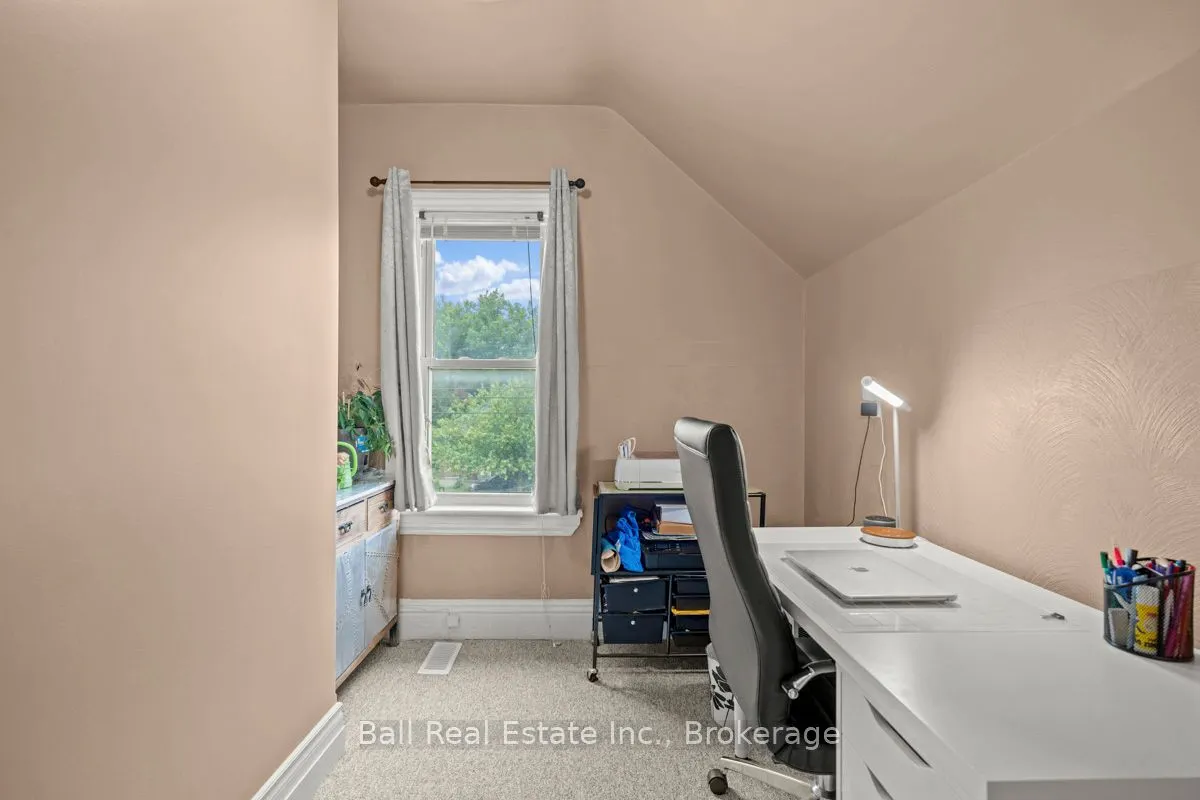 21 Aylmer Street S