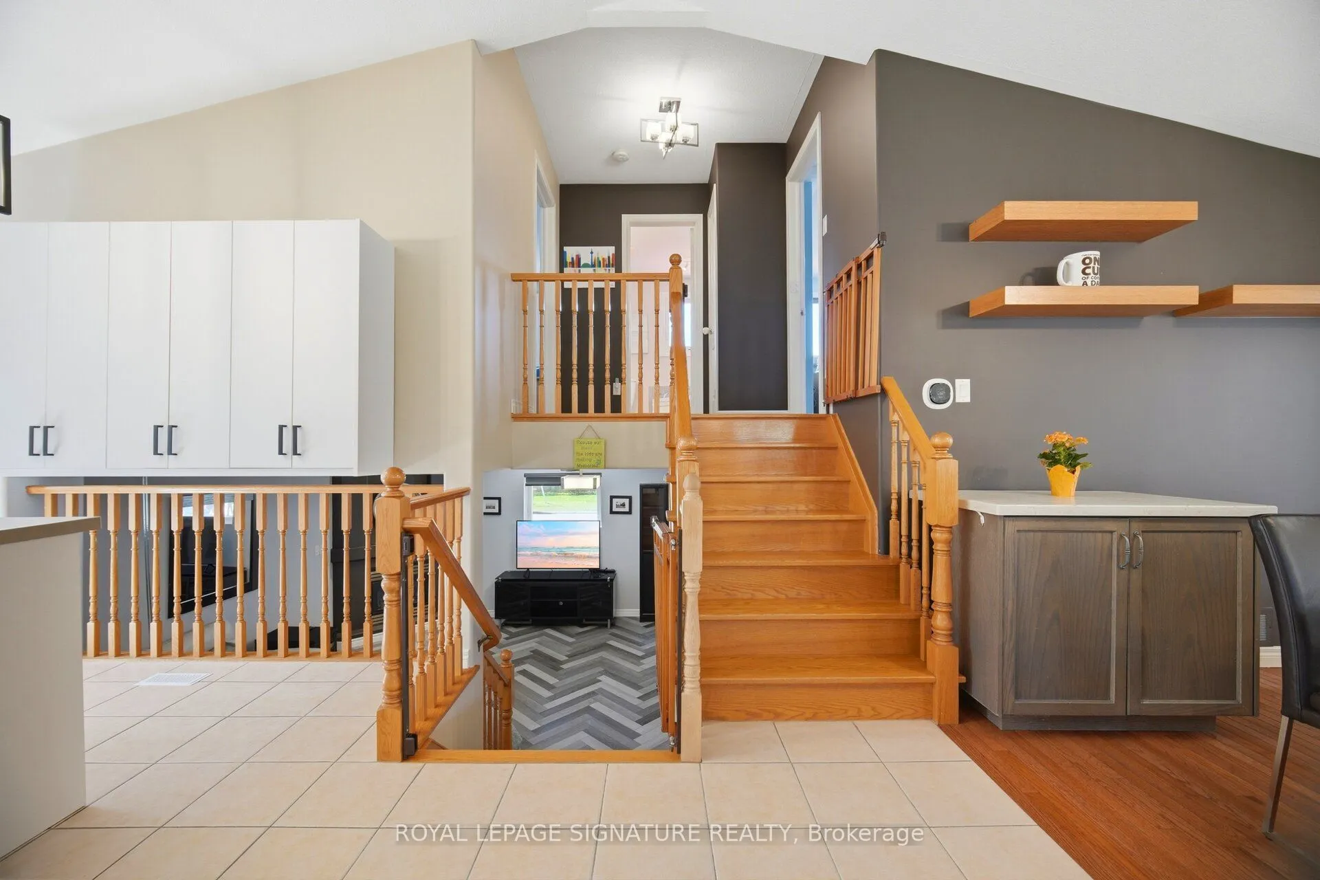 5122 Meadowood Lane