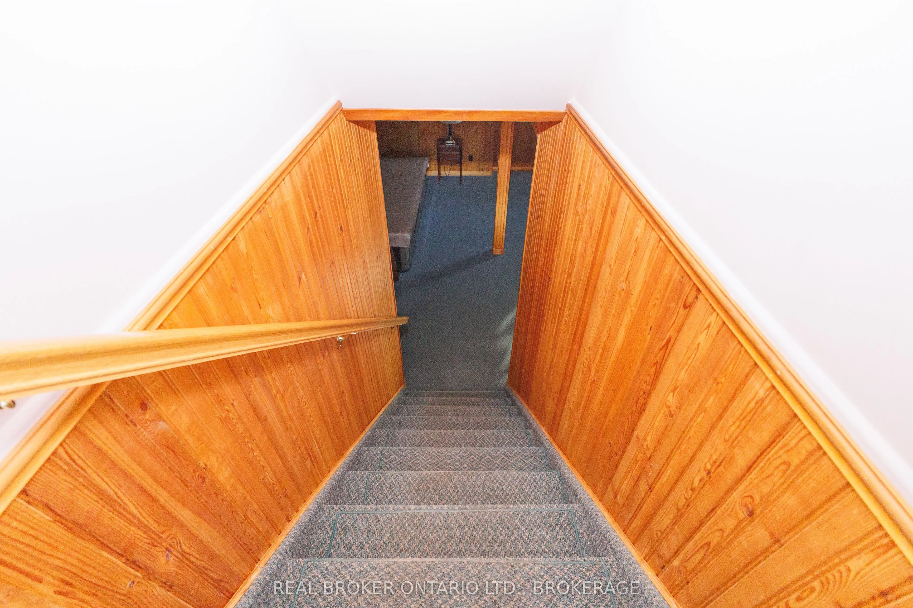 63 Kincardine Street W