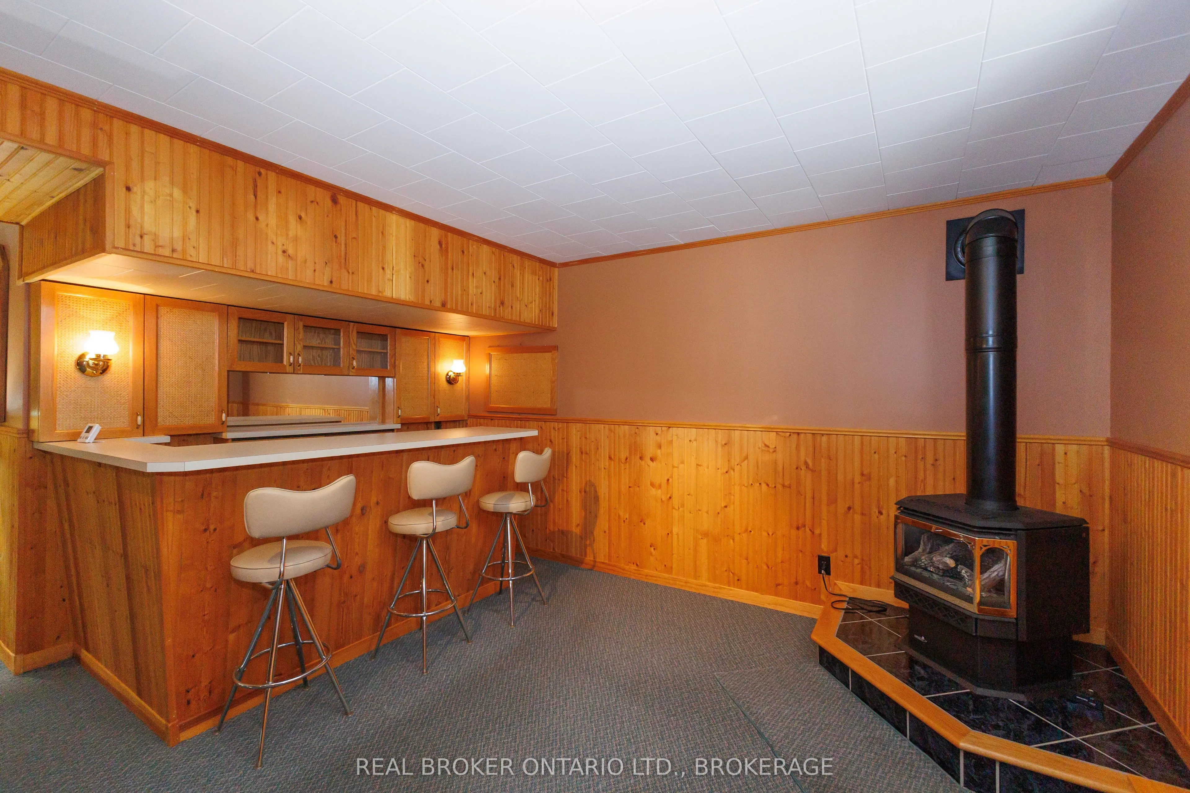 63 Kincardine Street W
