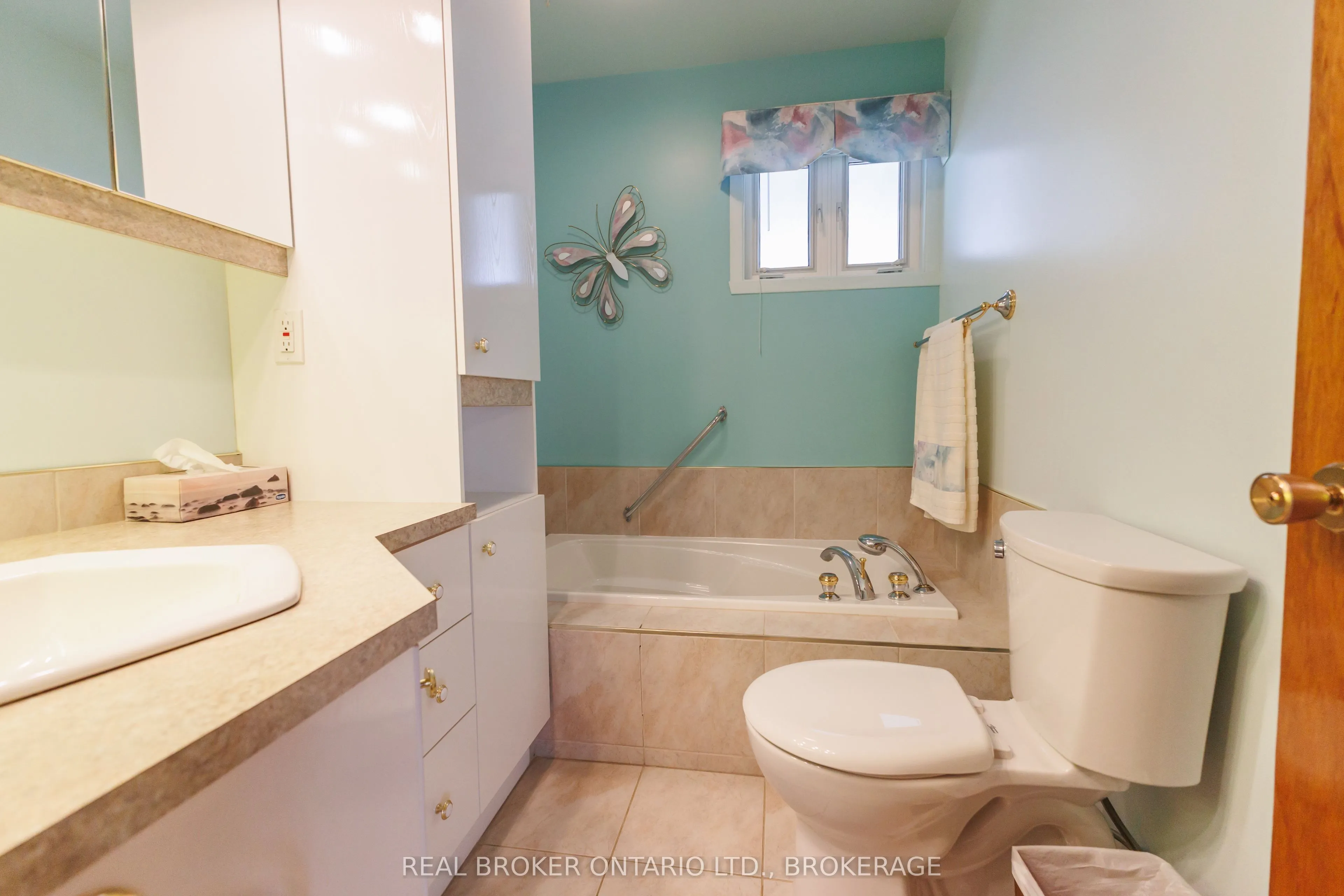 63 Kincardine Street W