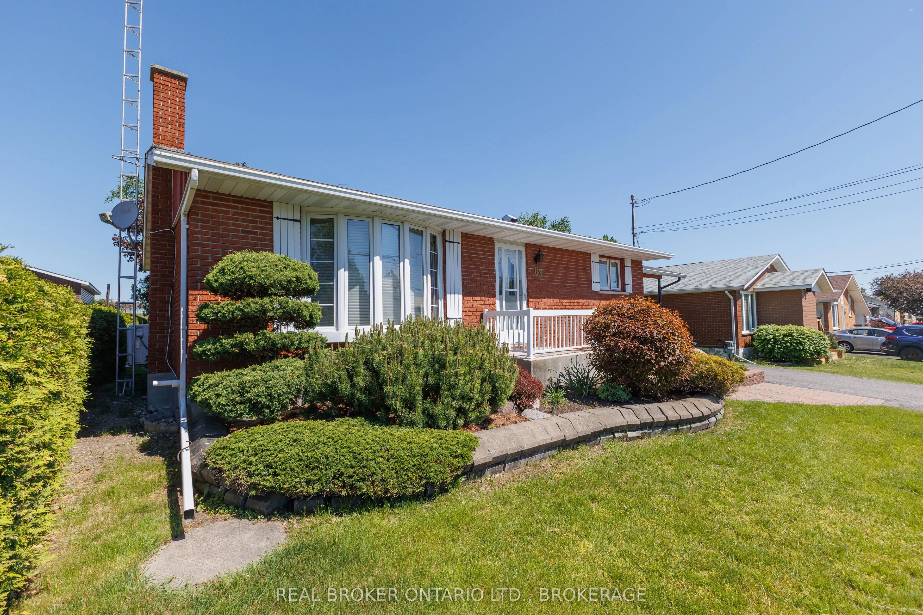 63 Kincardine Street W