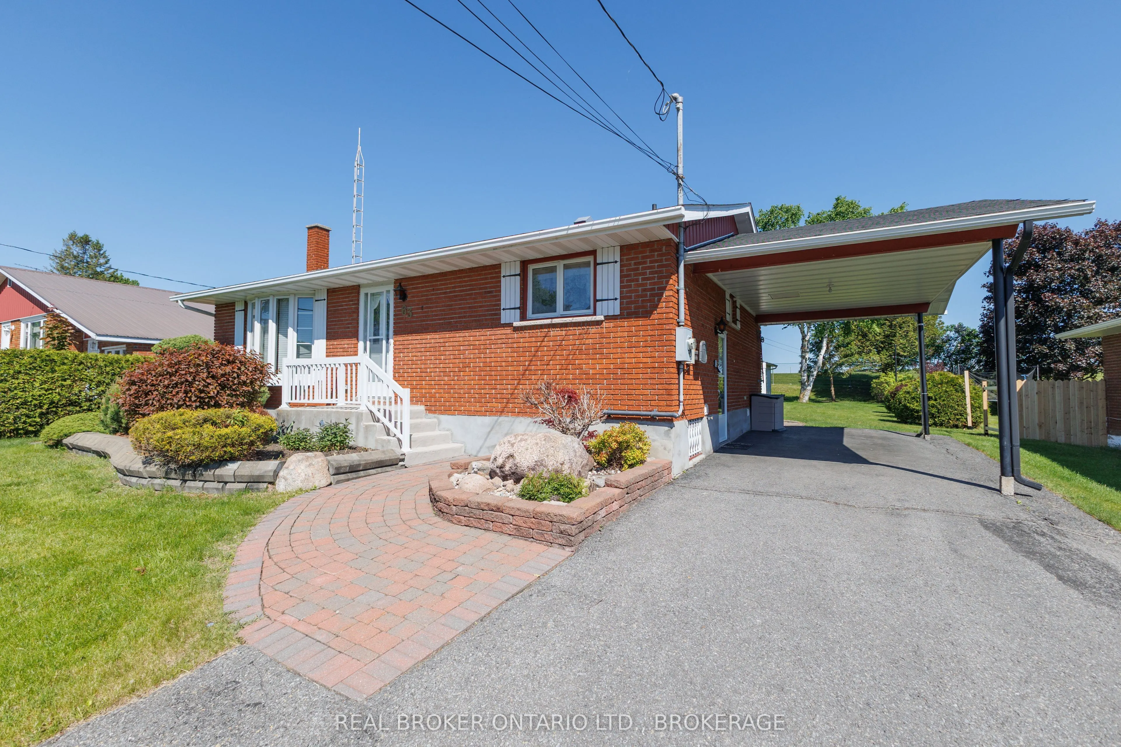 63 Kincardine Street W
