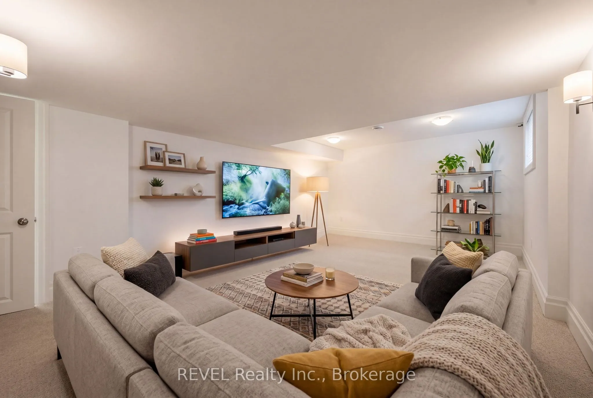 14 St. Andrews Lane S #S14