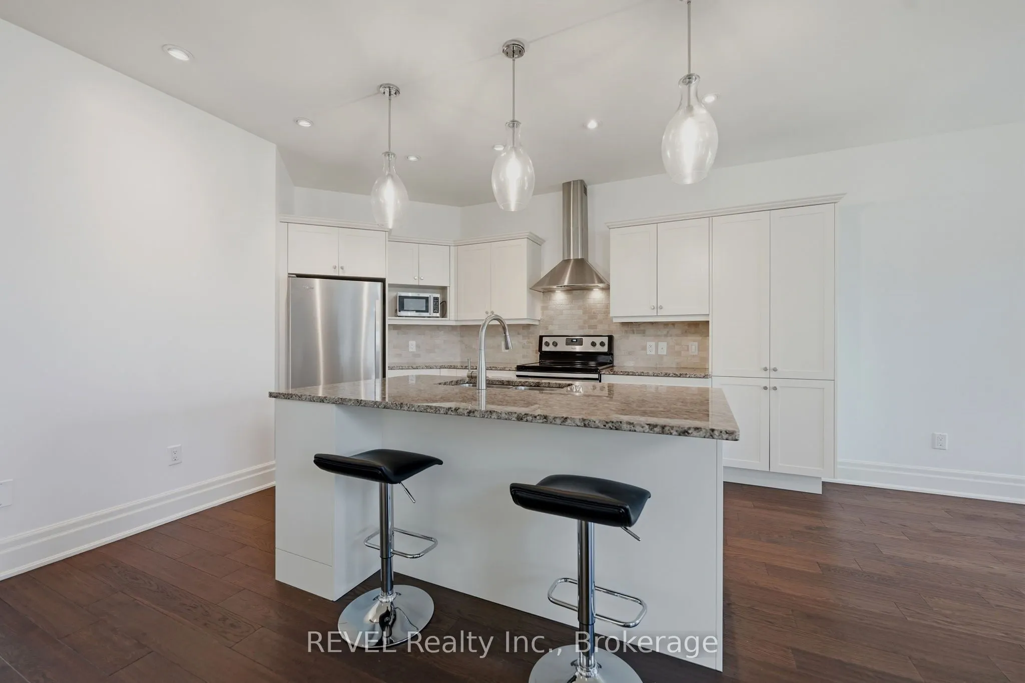 14 St. Andrews Lane S #S14
