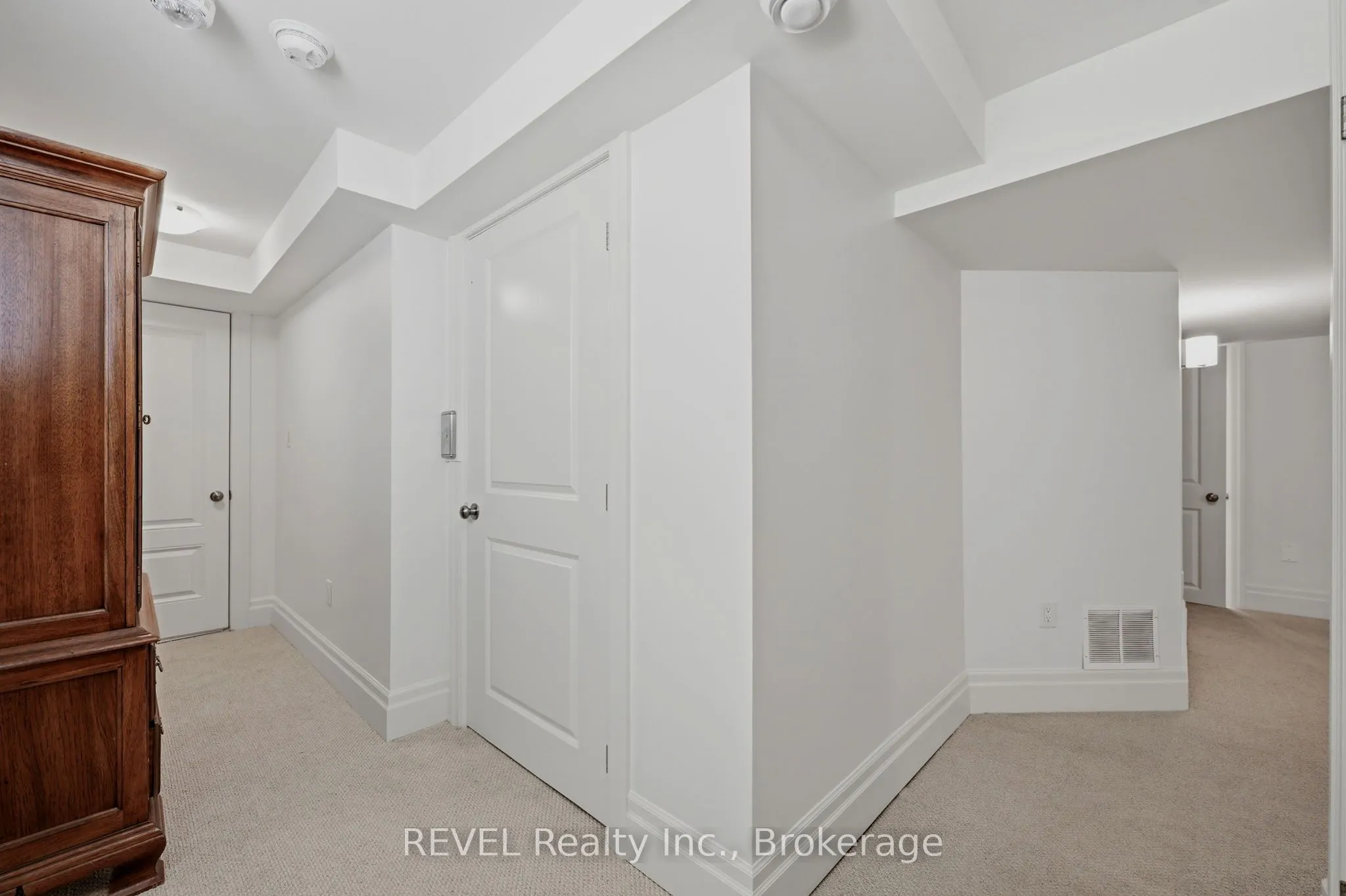 14 St. Andrews Lane S #S14