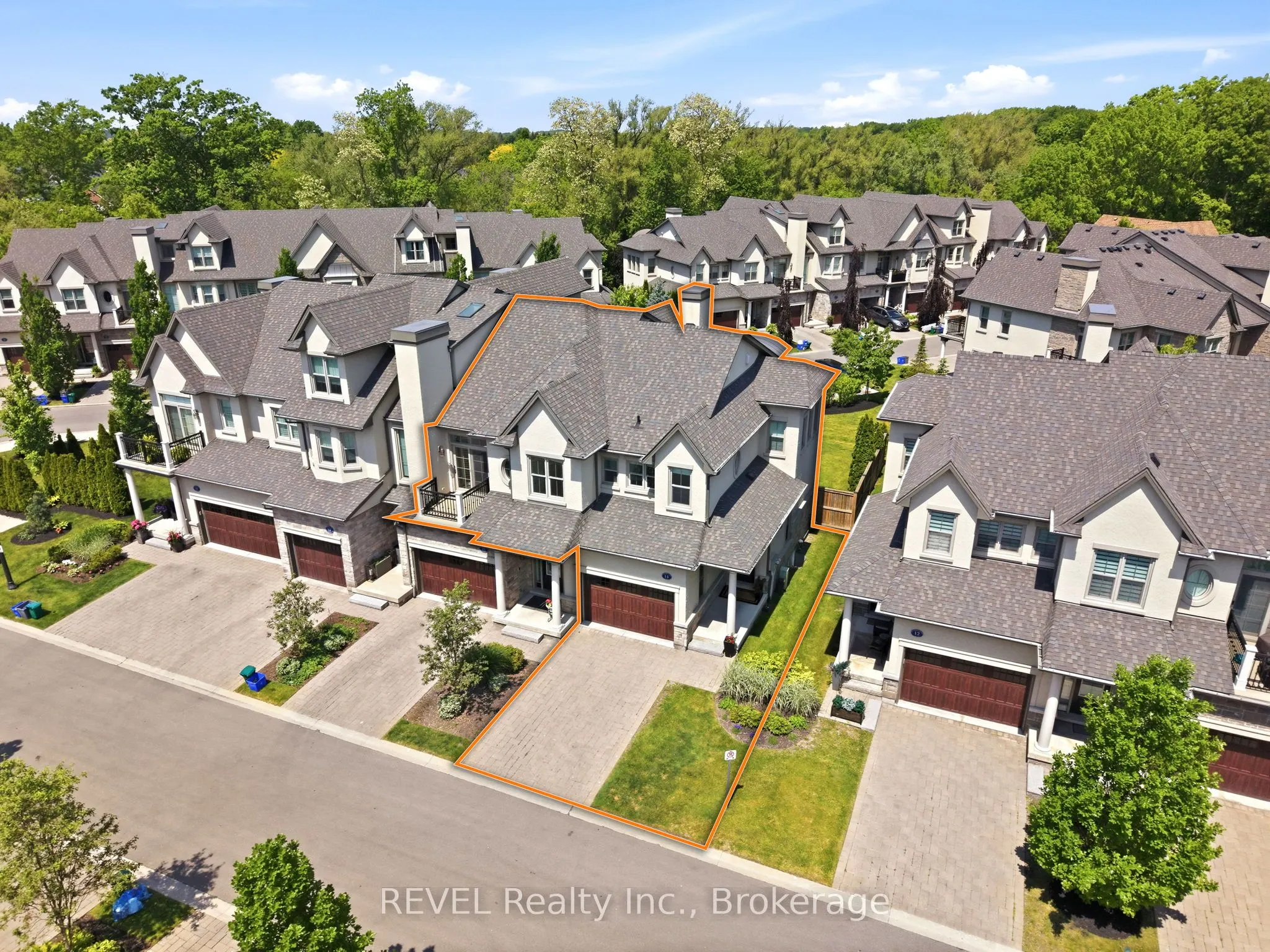 14 St. Andrews Lane S #S14