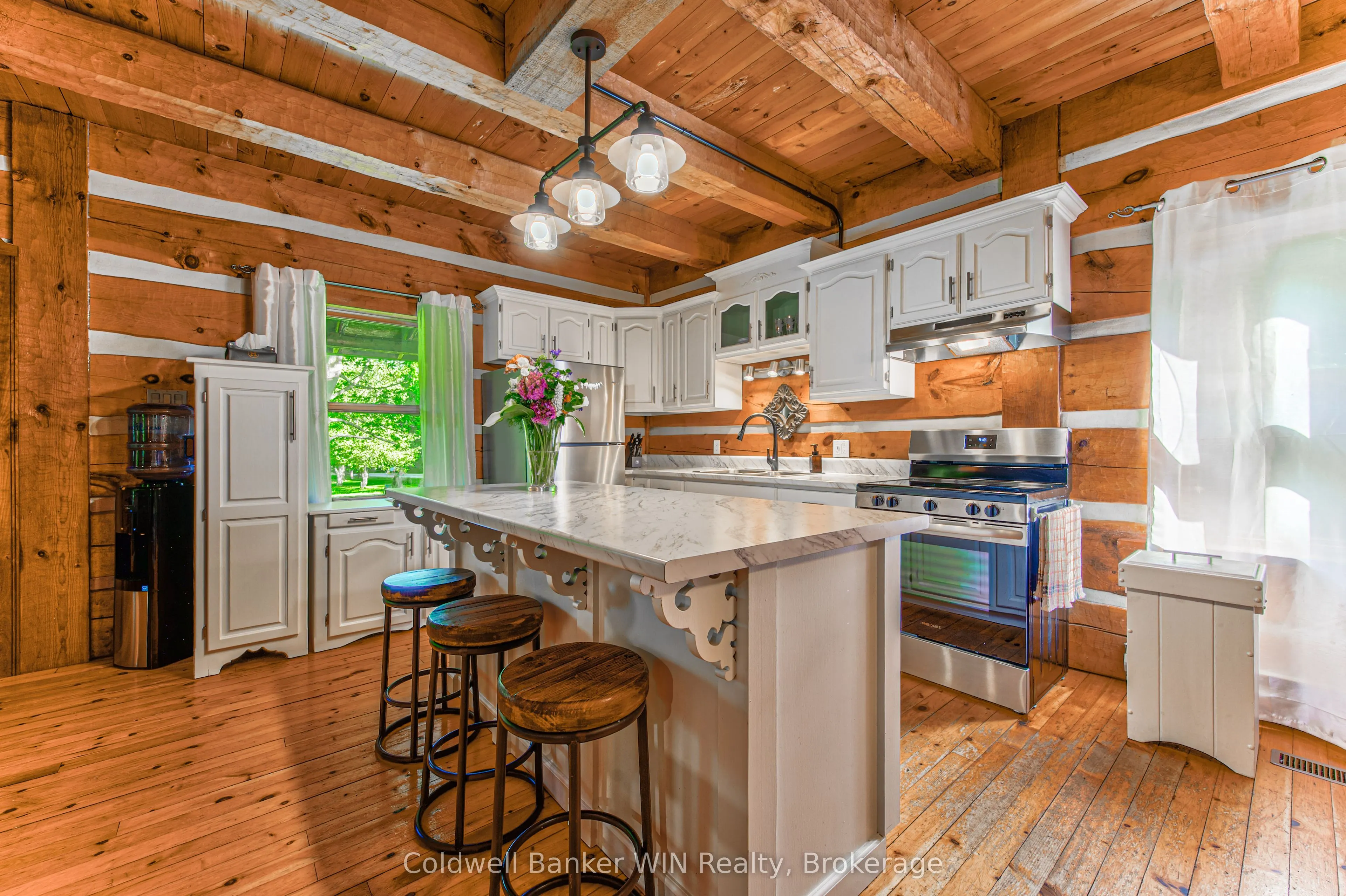 7341 Sideroad 12