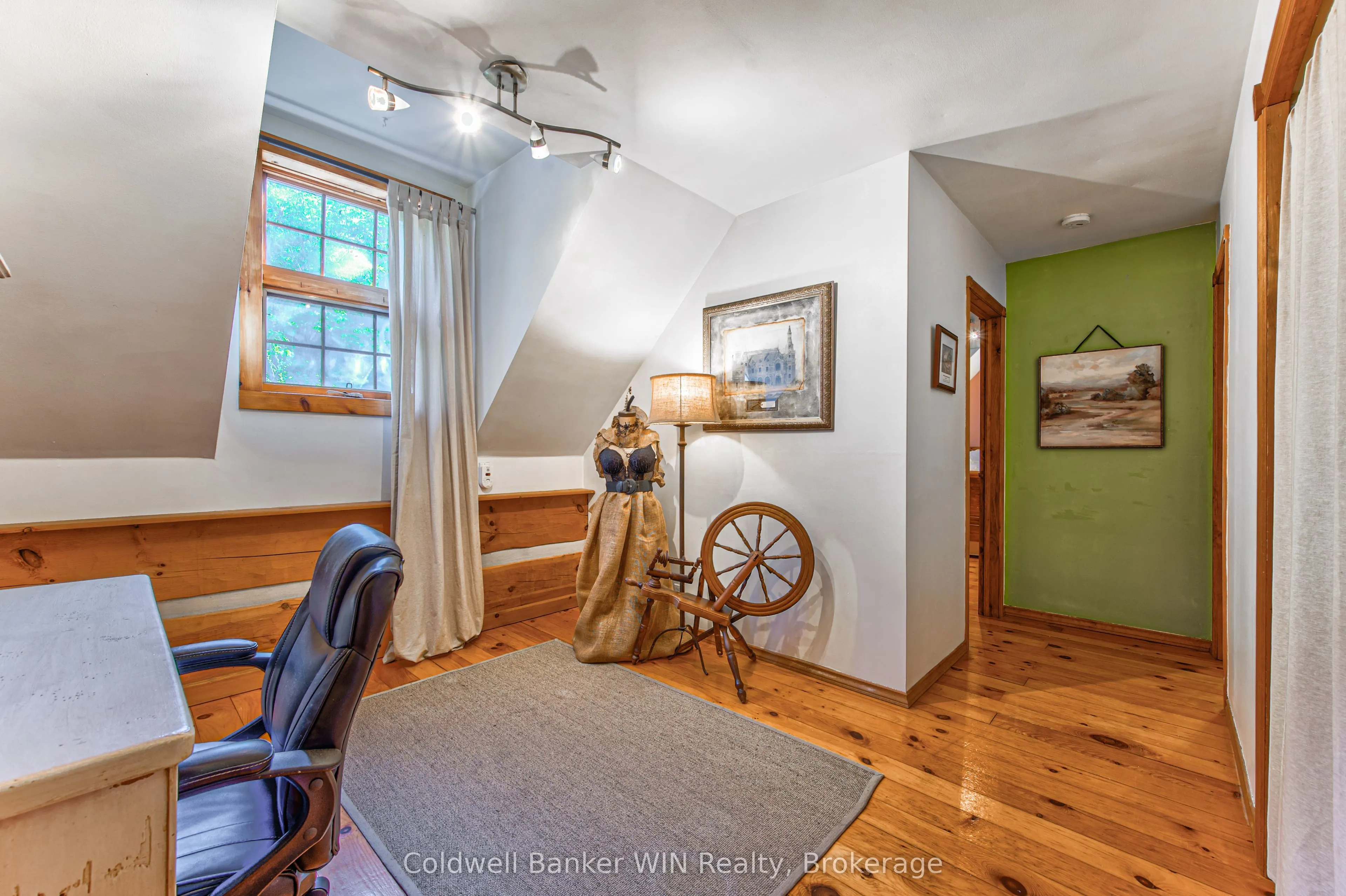 7341 Sideroad 12