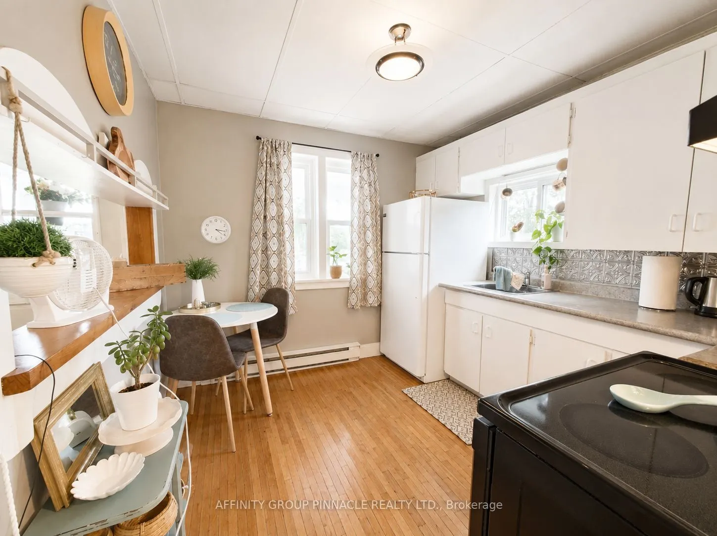 15 Prince Street W