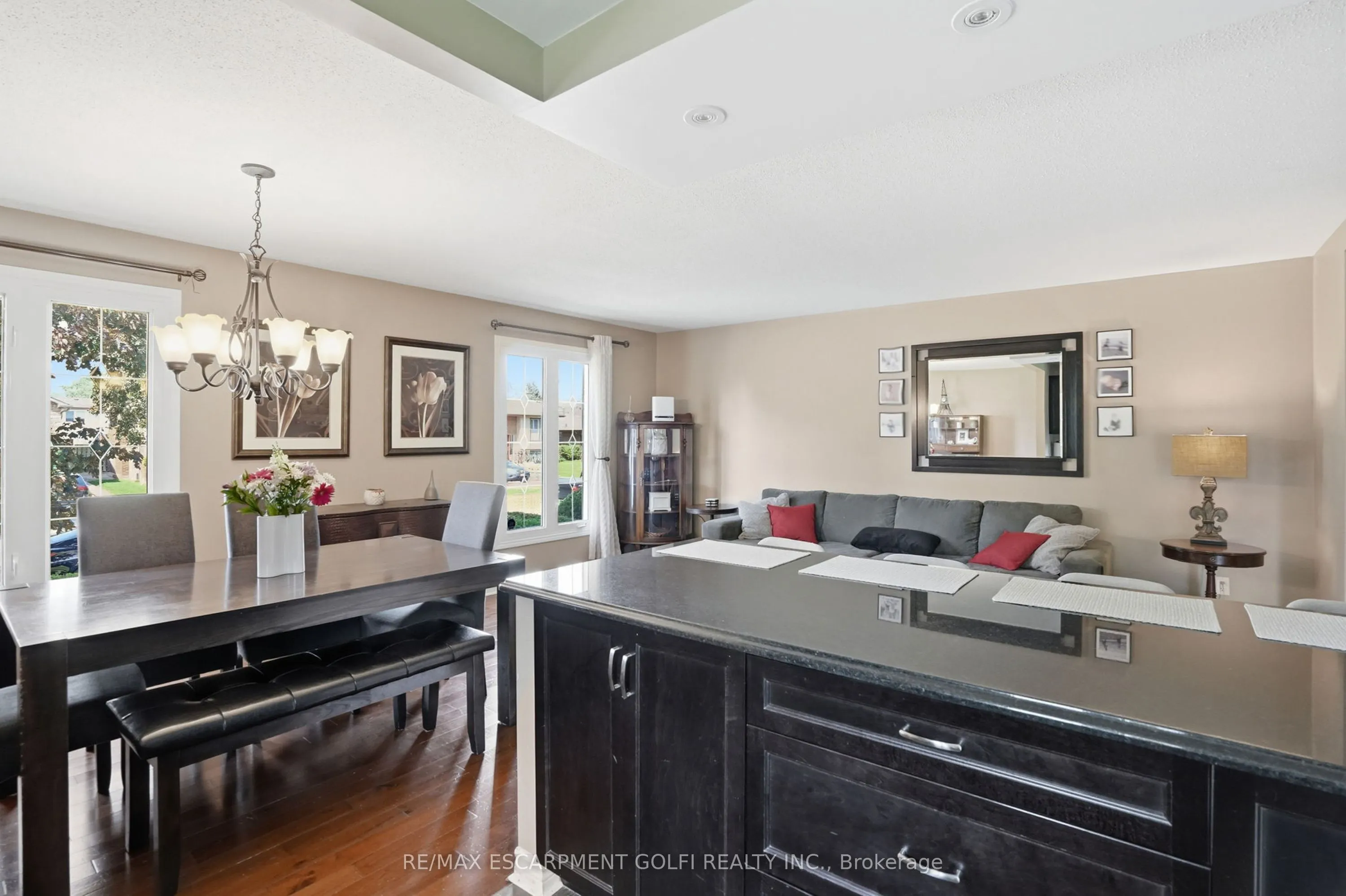 2 LORING Crescent