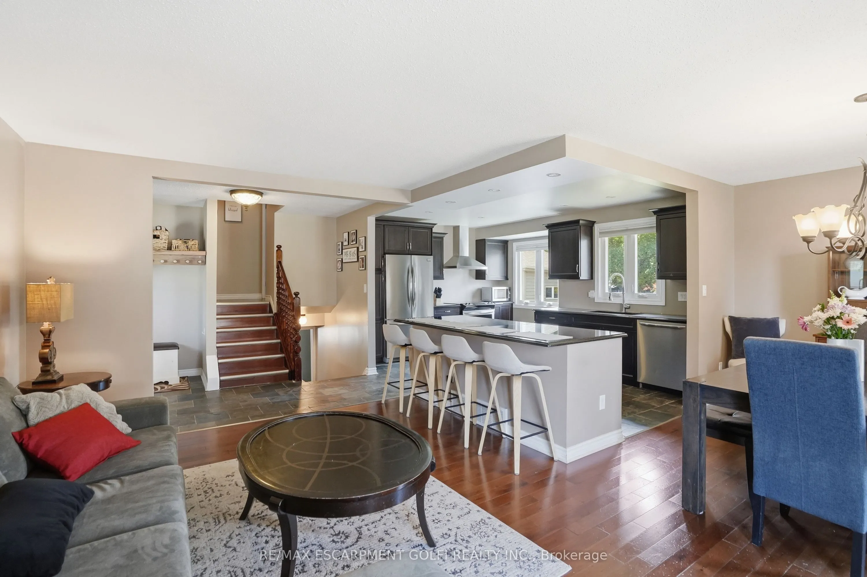 2 LORING Crescent