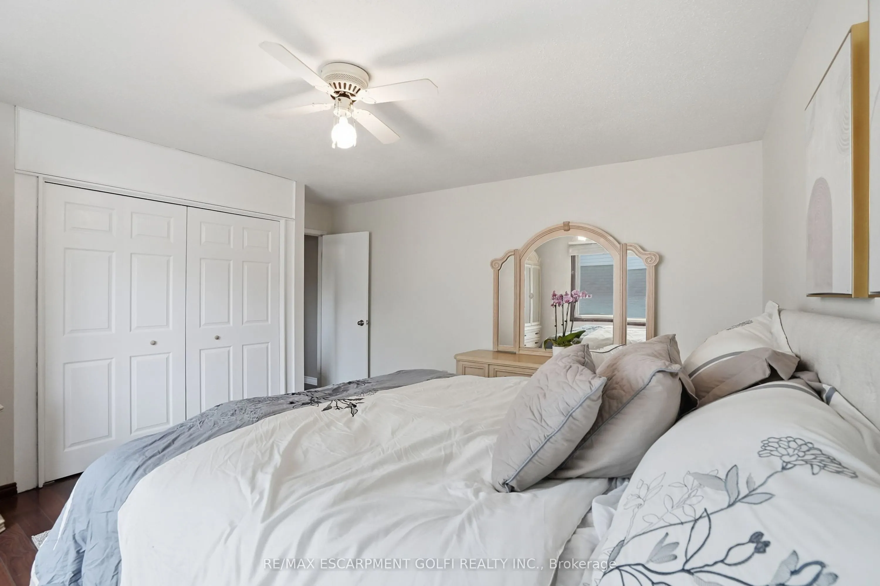 2 LORING Crescent