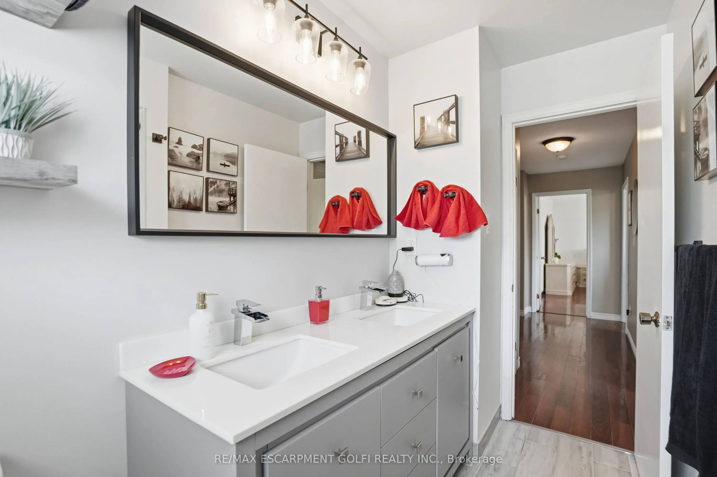 2 LORING Crescent