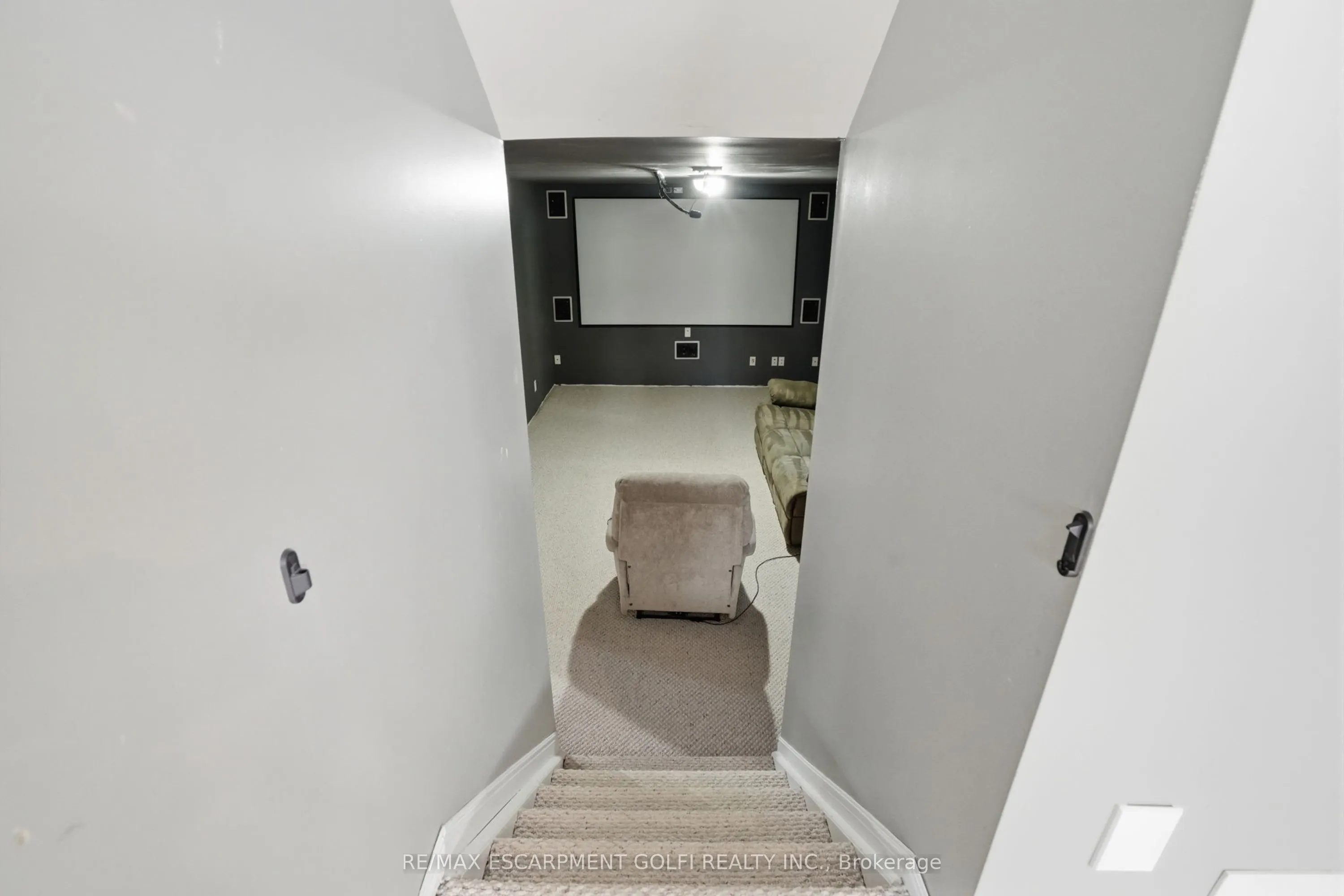 2 LORING Crescent