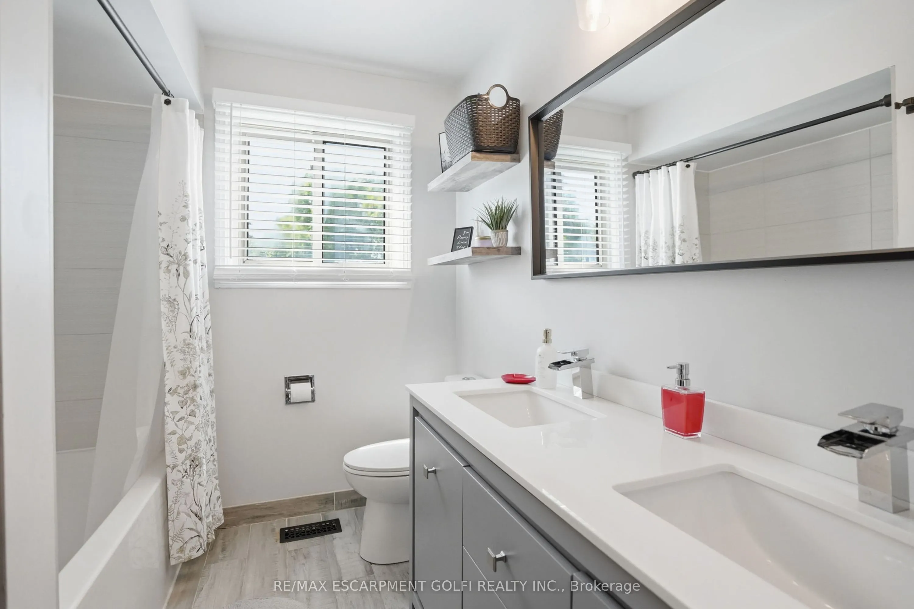 2 LORING Crescent