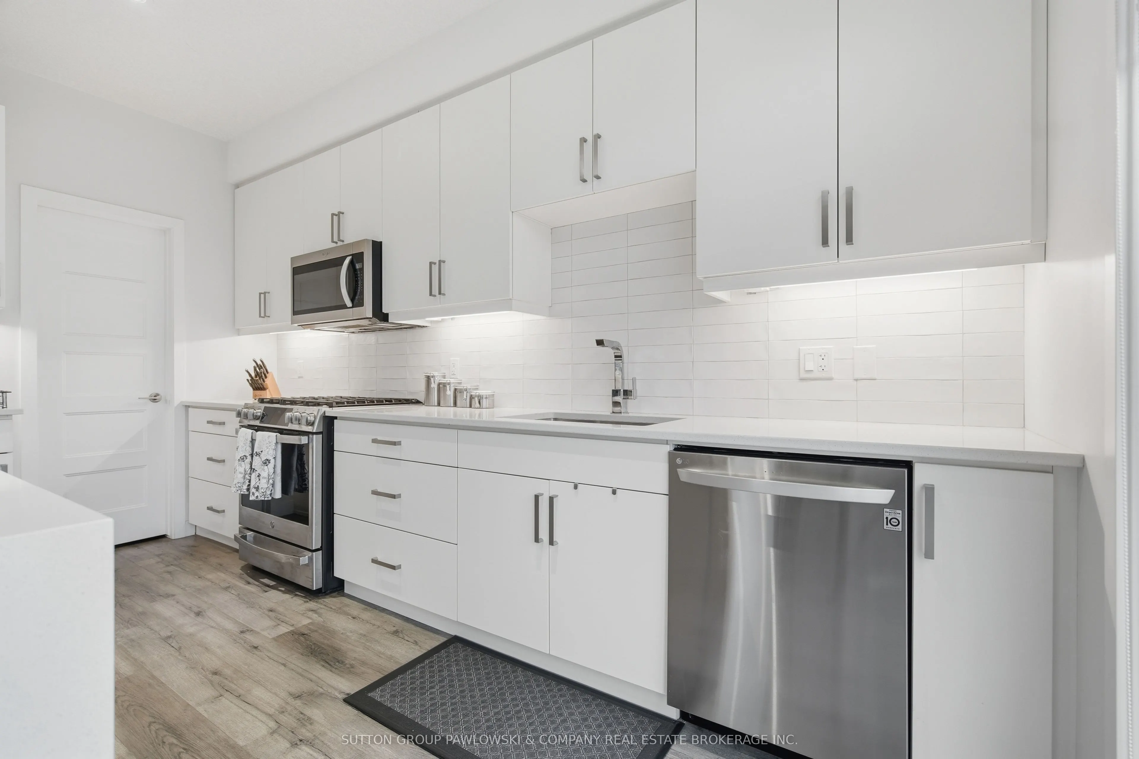 3380 Singleton Avenue #26