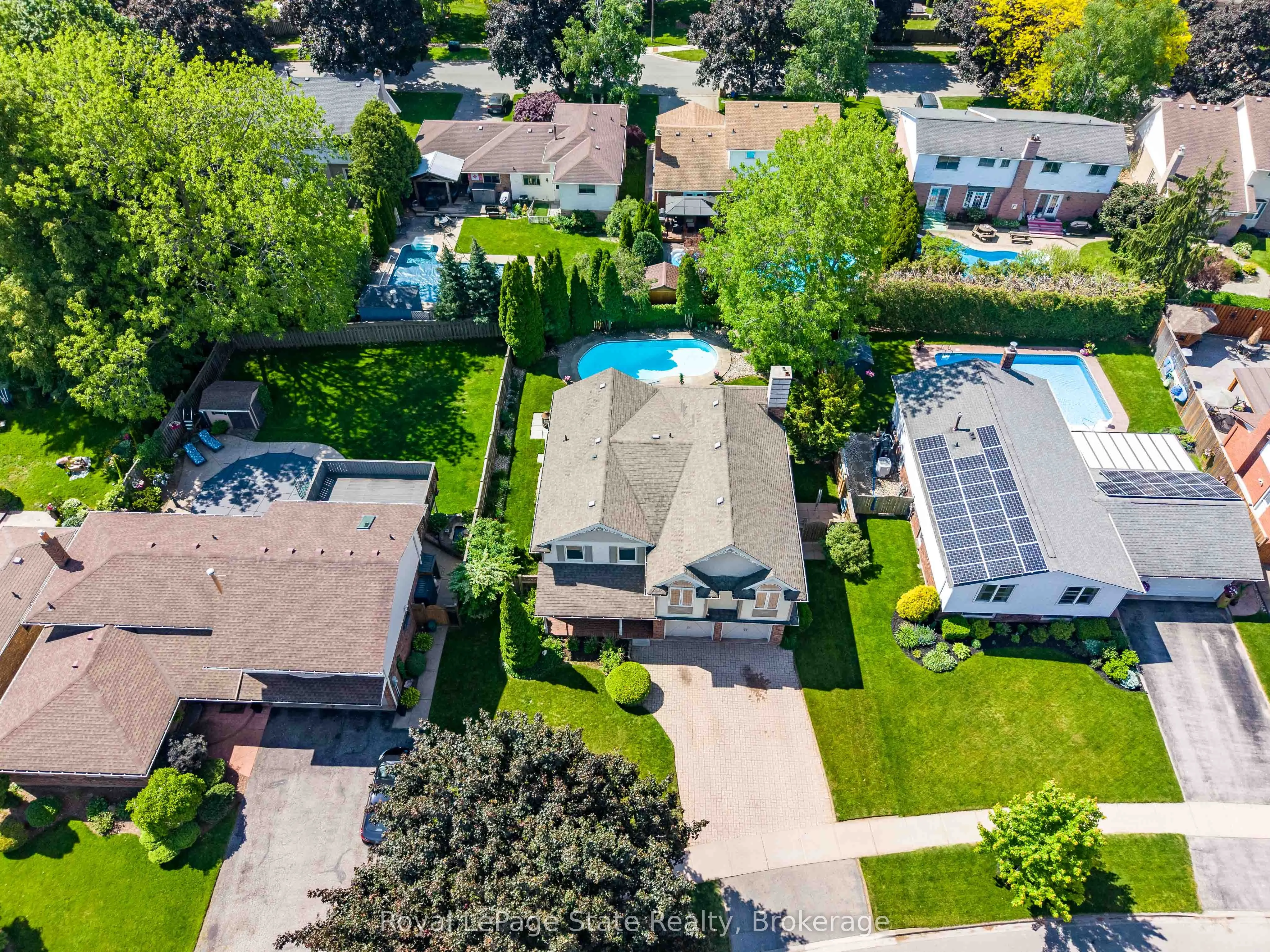 8 Cheval Drive
