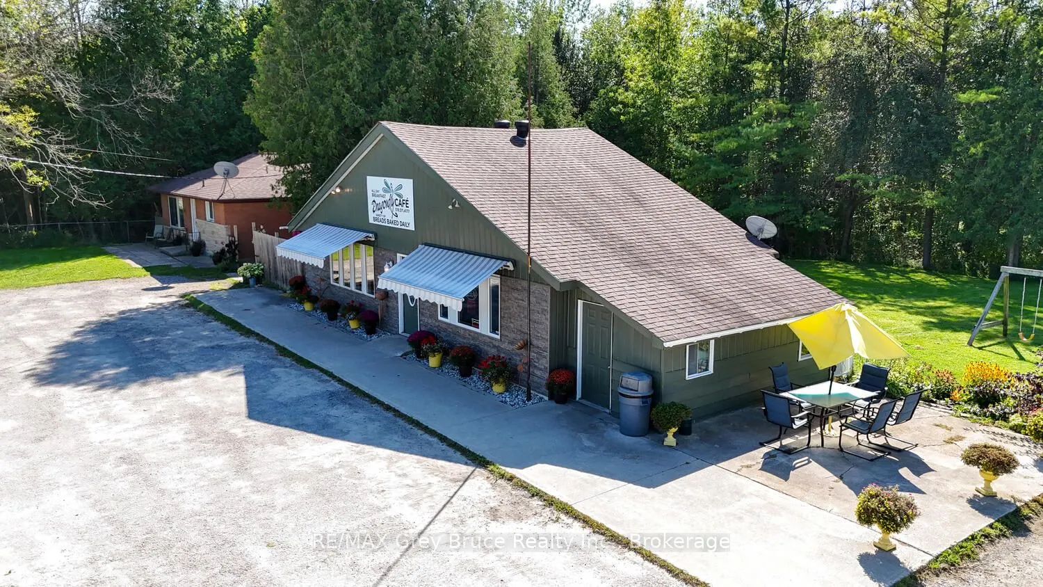 317558 and 317560 Highway 6 And 10 Highway S