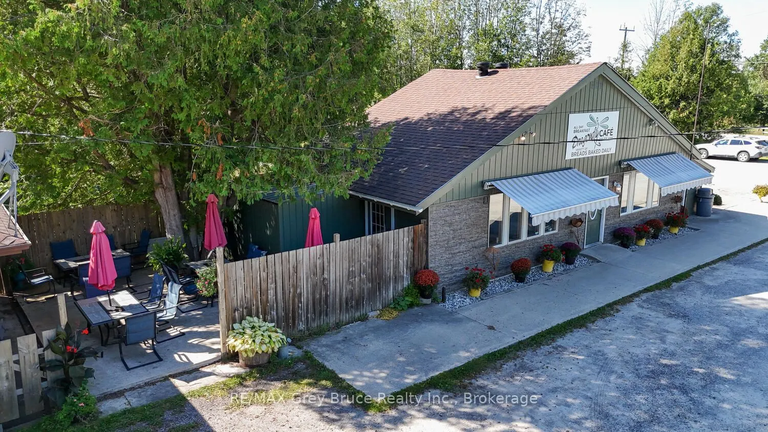 317558 and 317560 Highway 6 And 10 Highway S