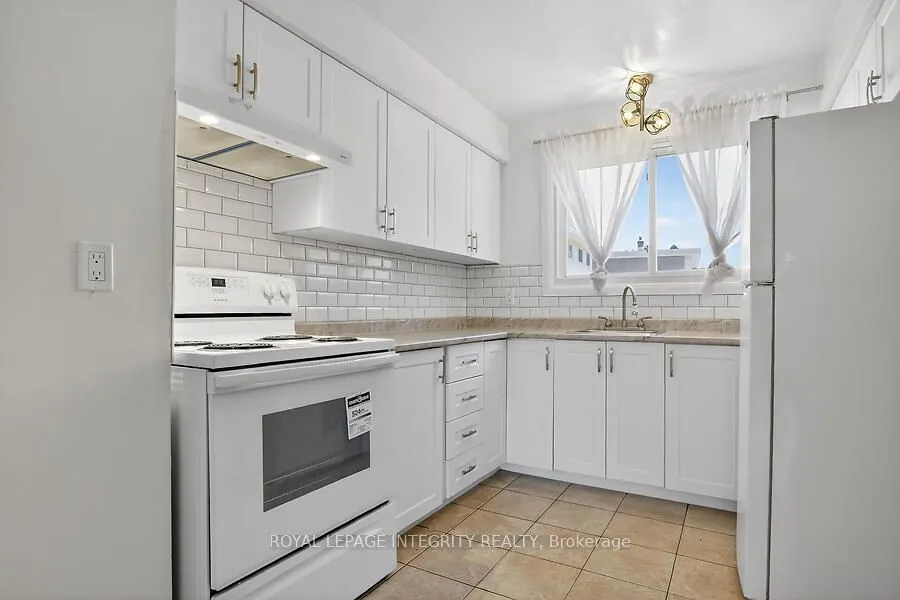 427 Moodie Drive #25