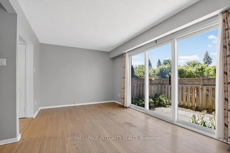 427 Moodie Drive #25