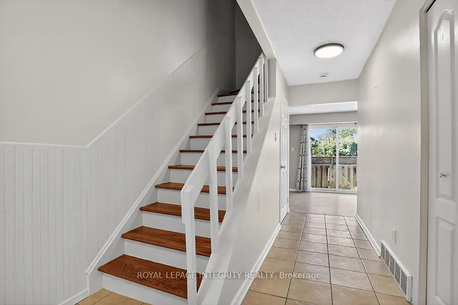 427 Moodie Drive #25
