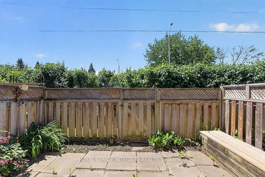 427 Moodie Drive #25