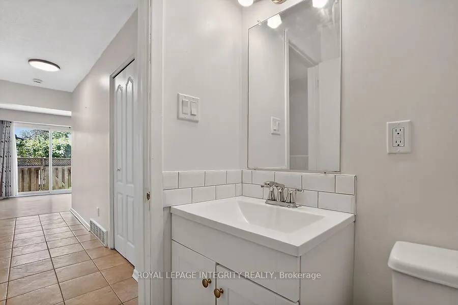 427 Moodie Drive #25