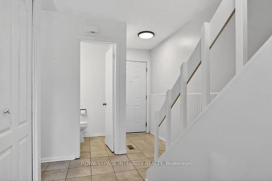 427 Moodie Drive #25