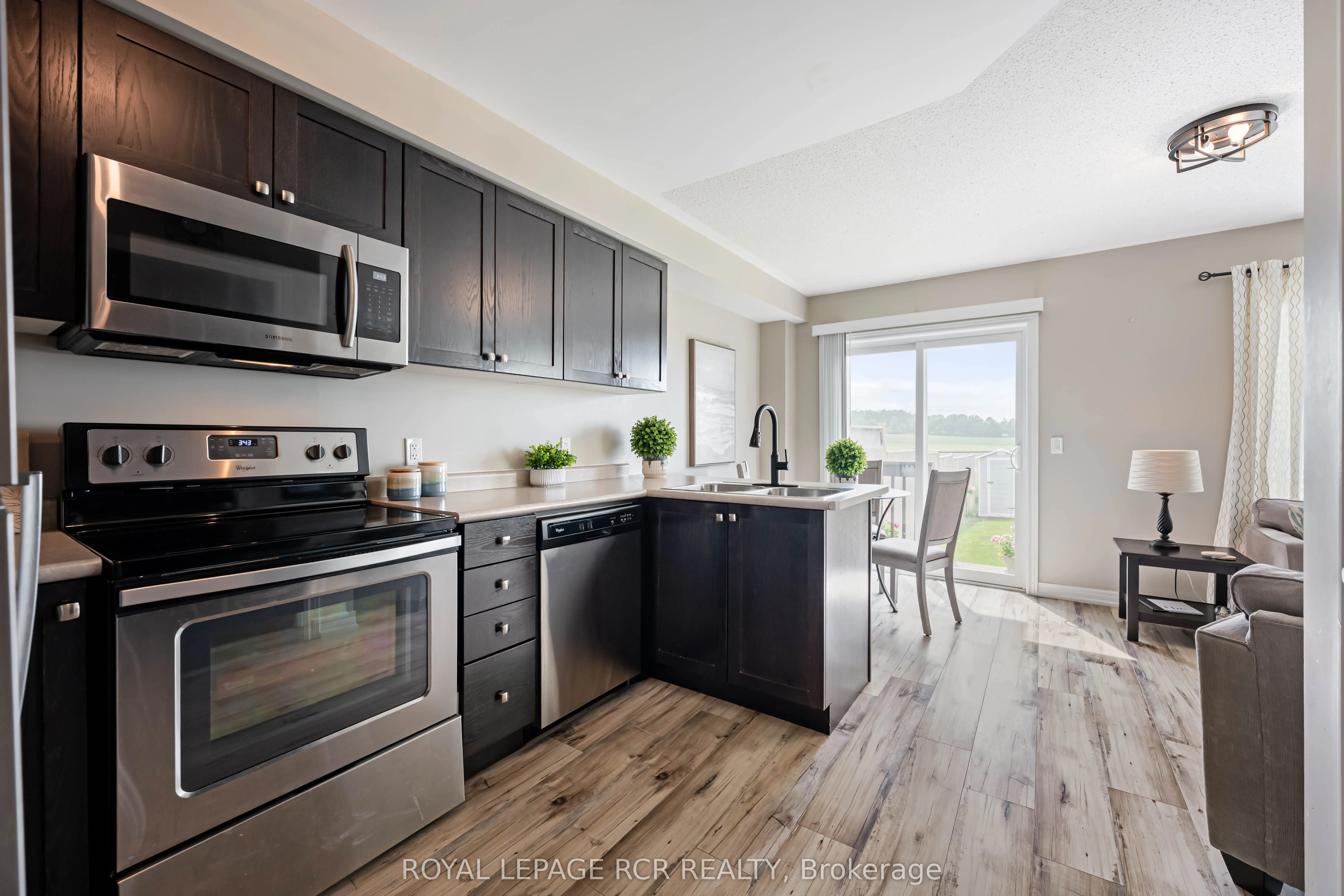 829 Cook Crescent