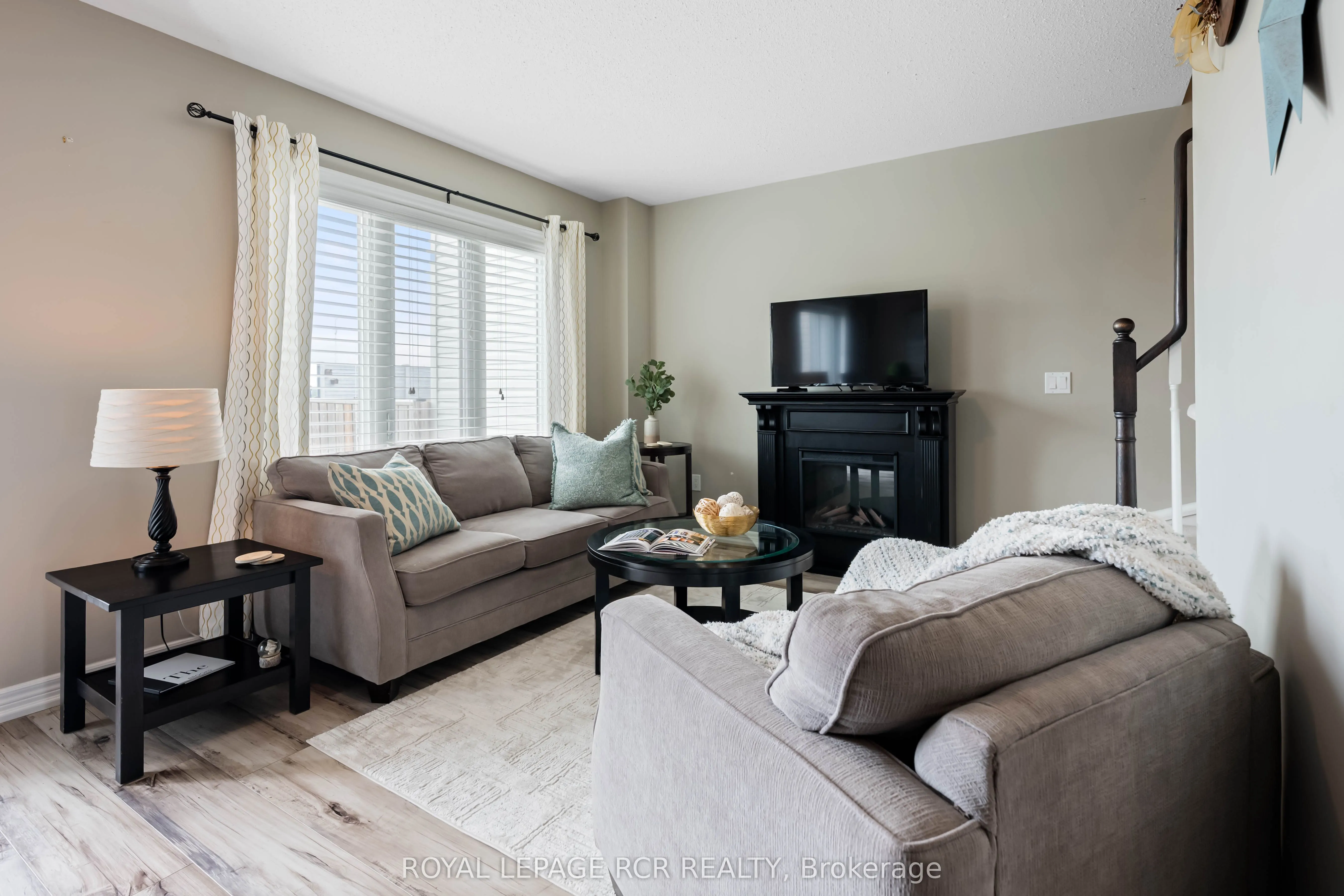 829 Cook Crescent