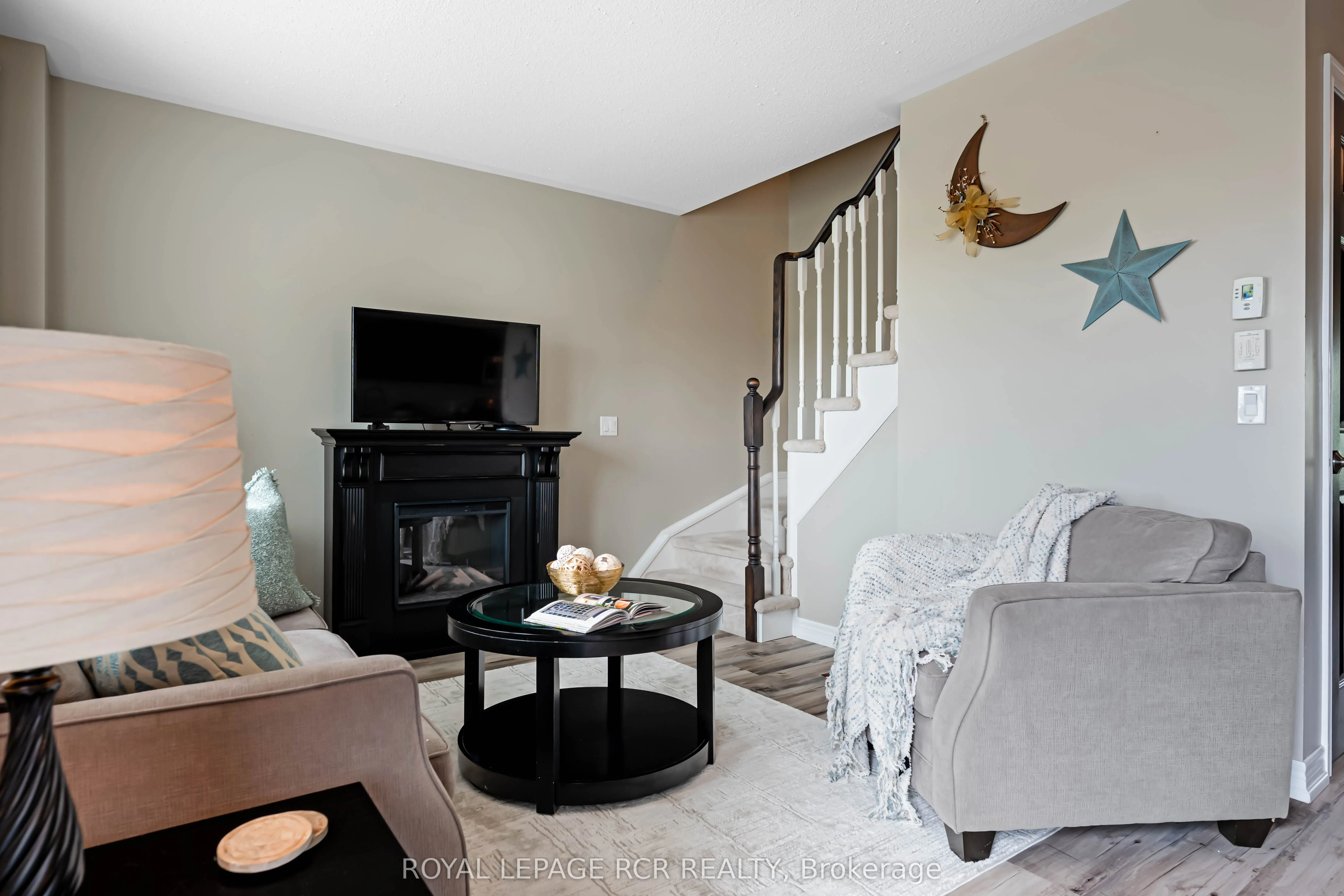 829 Cook Crescent