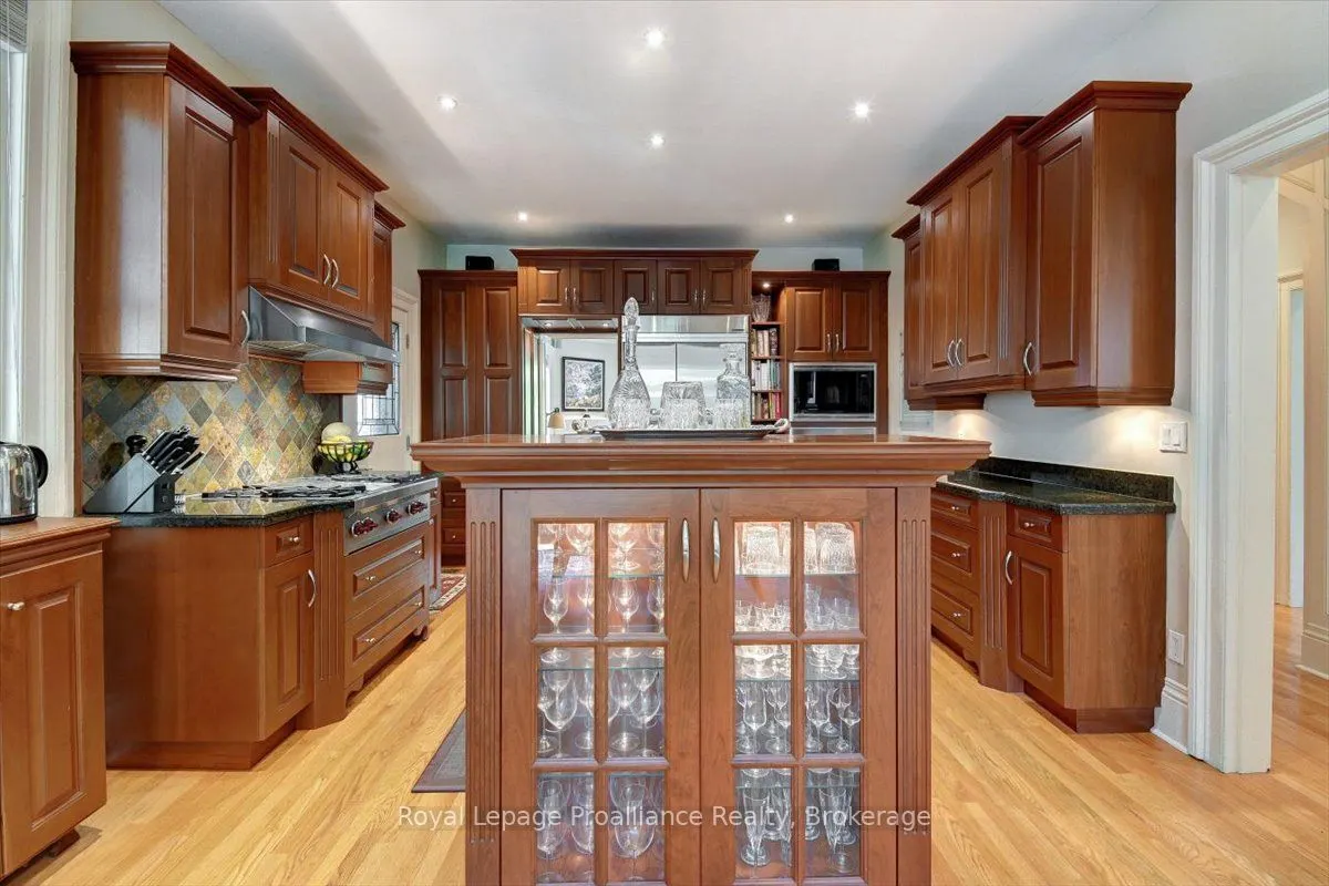 94 Dorset Street W