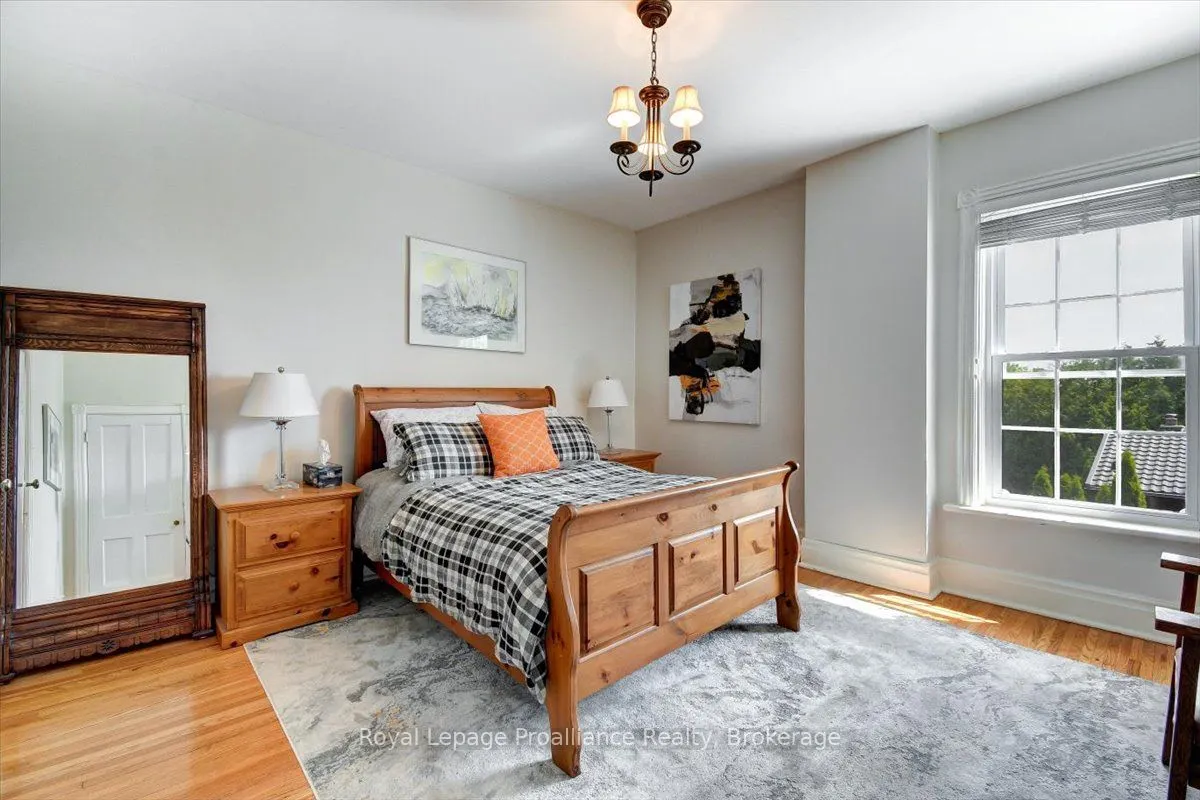 94 Dorset Street W