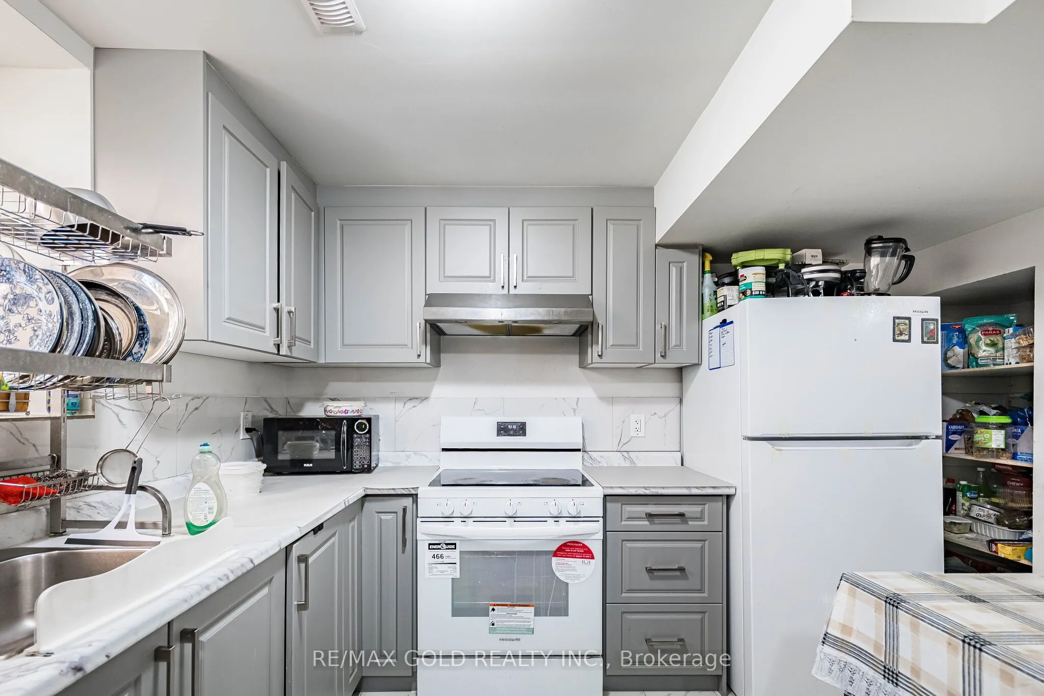 781 Gilmour Crescent
