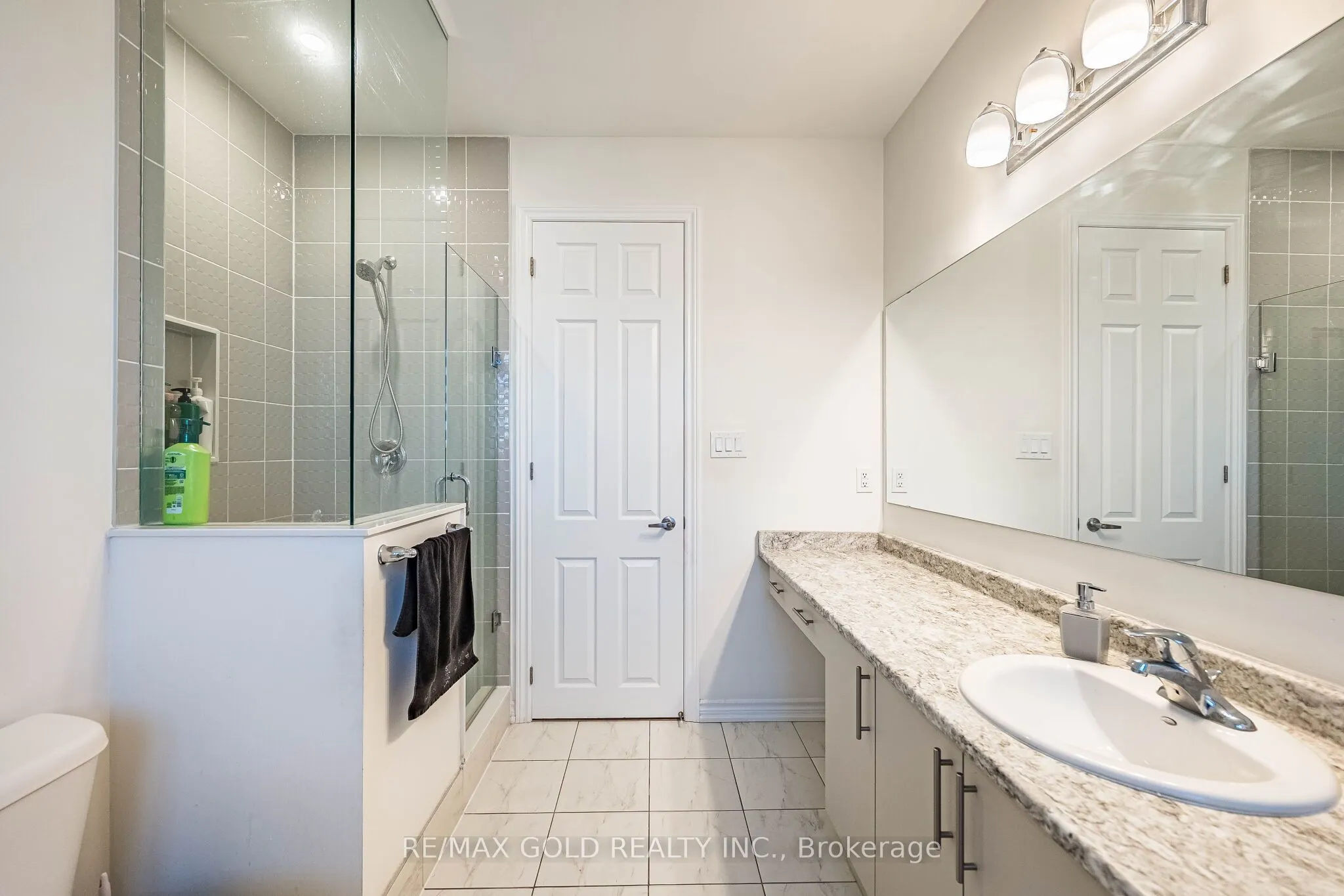 781 Gilmour Crescent
