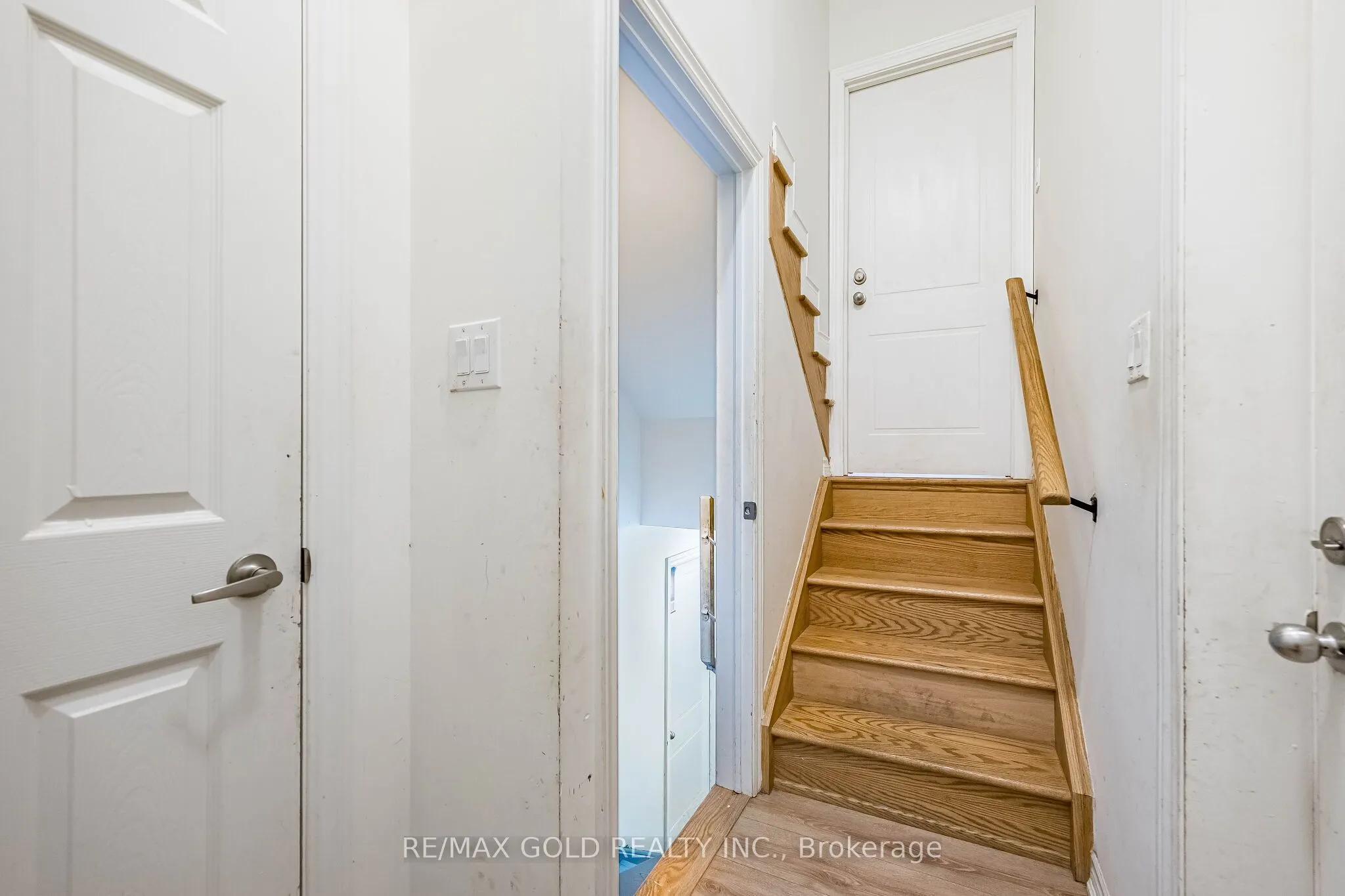 781 Gilmour Crescent