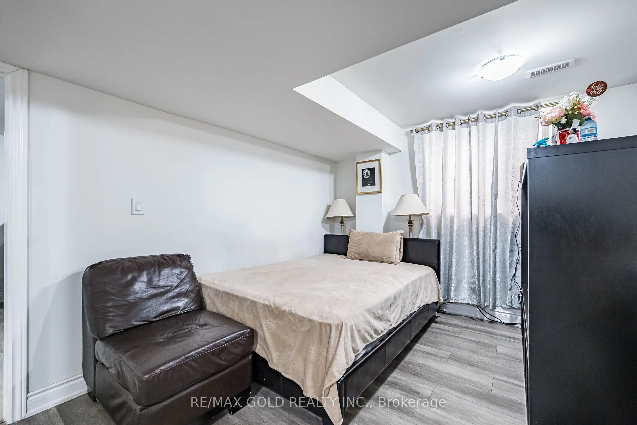 781 Gilmour Crescent