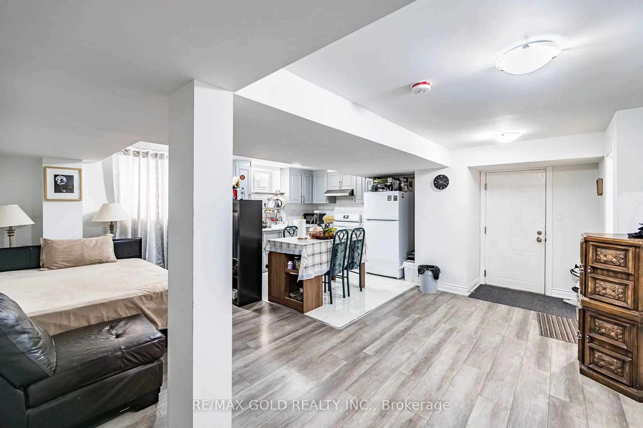 781 Gilmour Crescent
