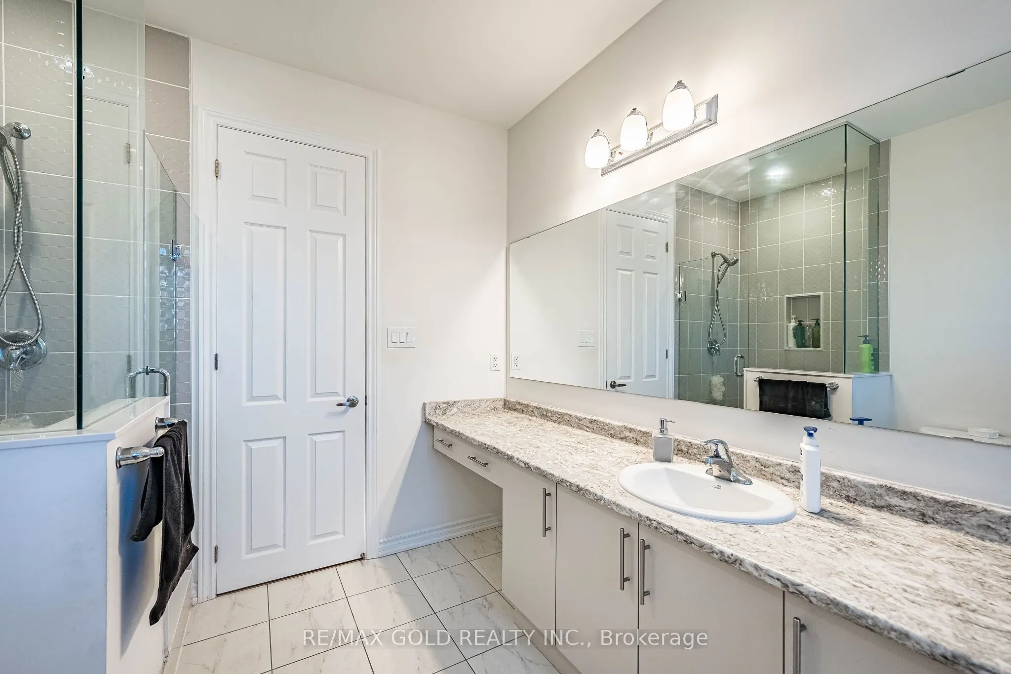 781 Gilmour Crescent
