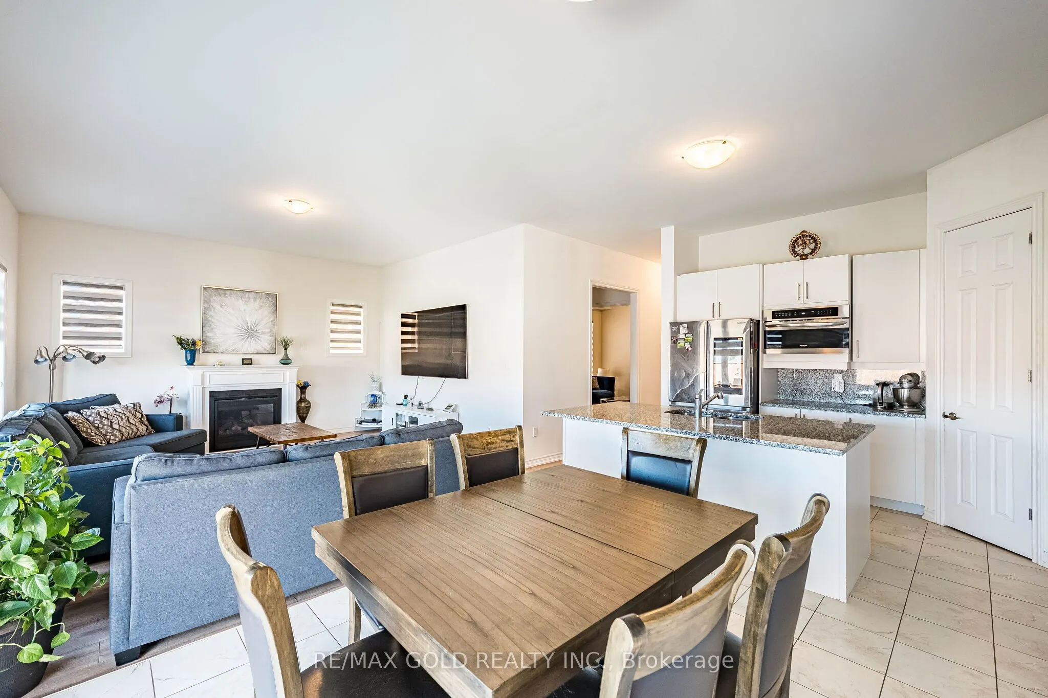781 Gilmour Crescent