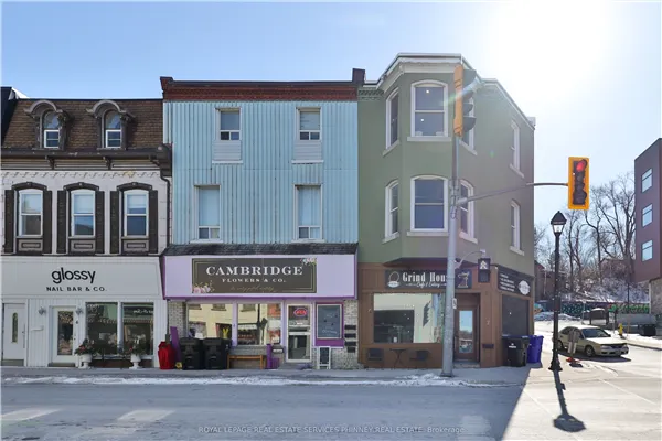 2 Queen Street E