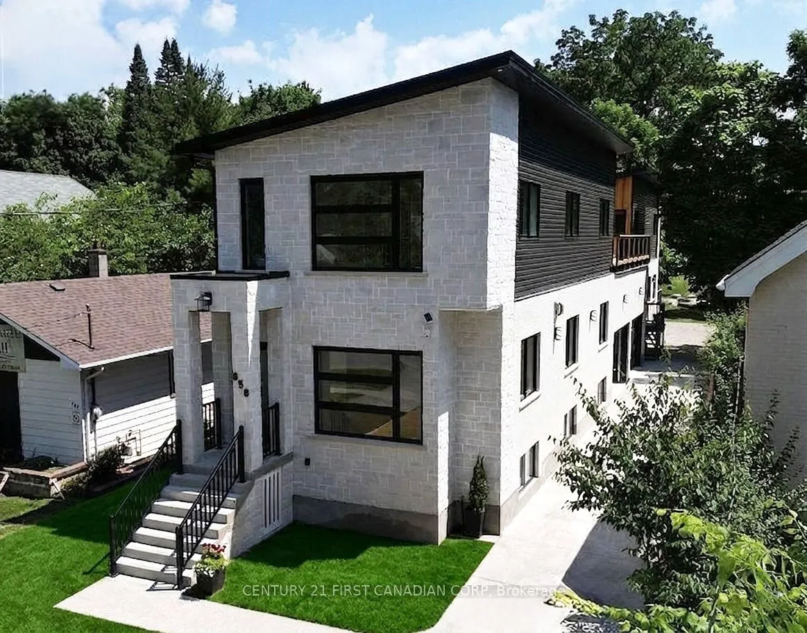 858 William Street