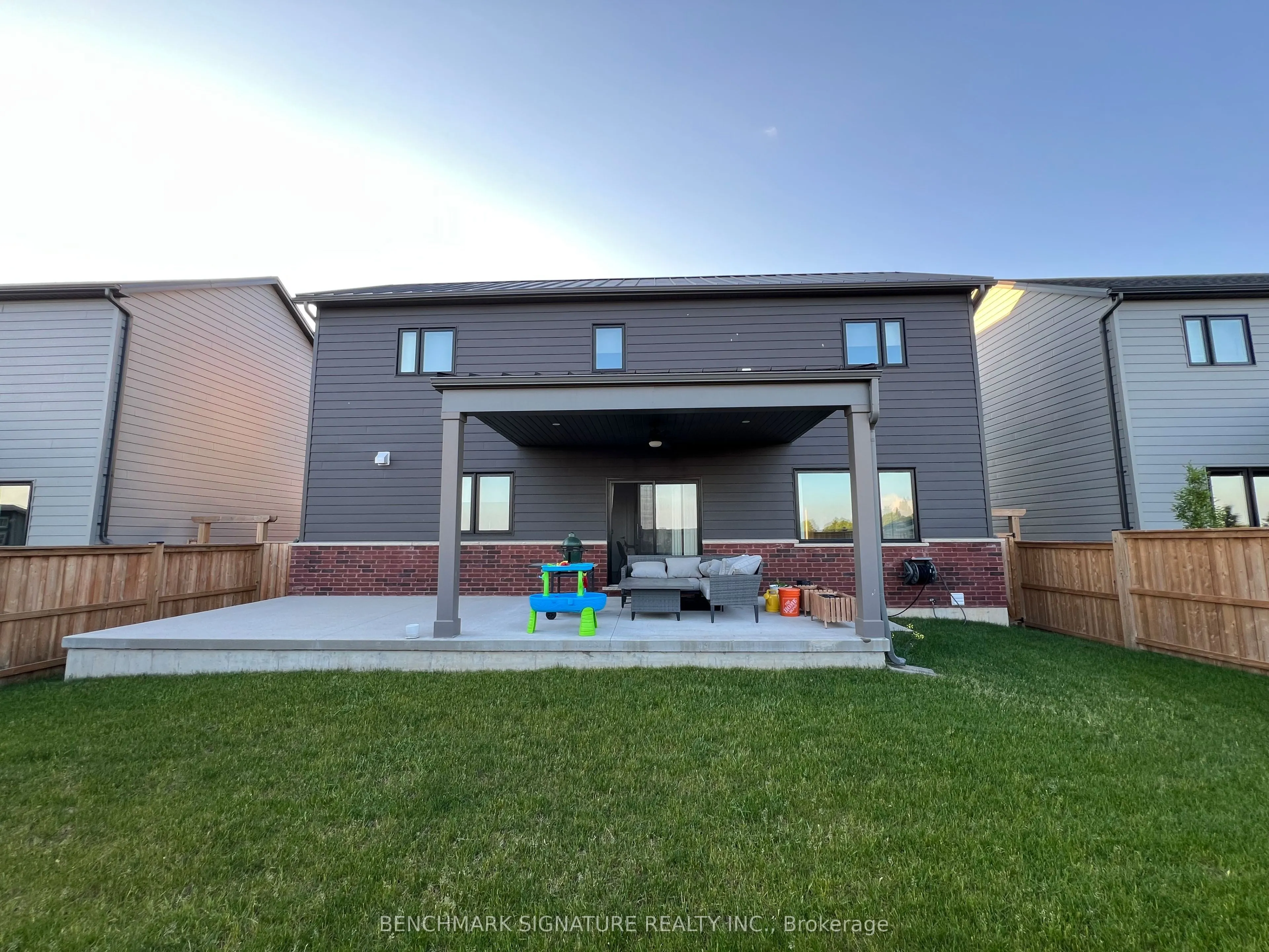 17 Totten Street