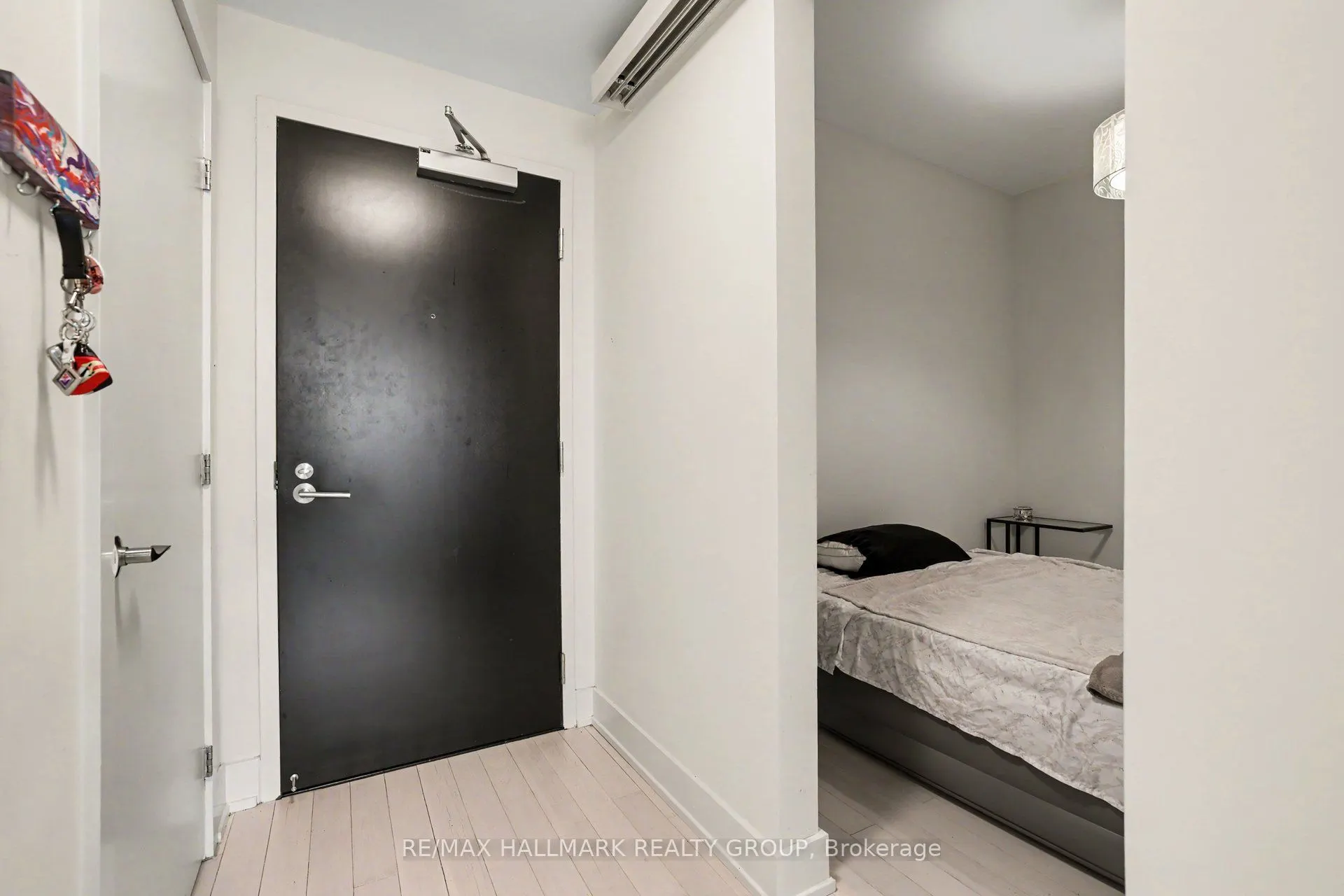 98 Richmond Road #504